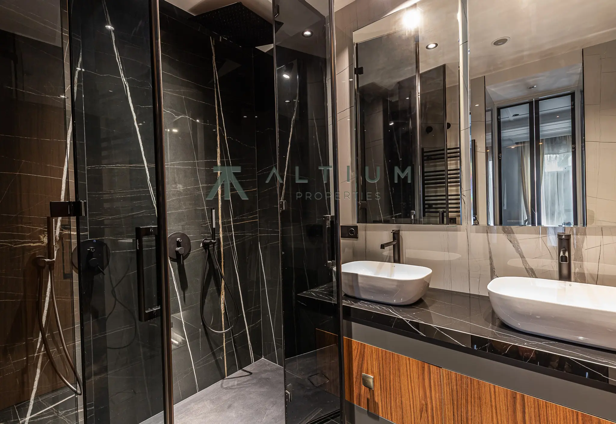 A 77 sqm living area within a grand Castellana residence