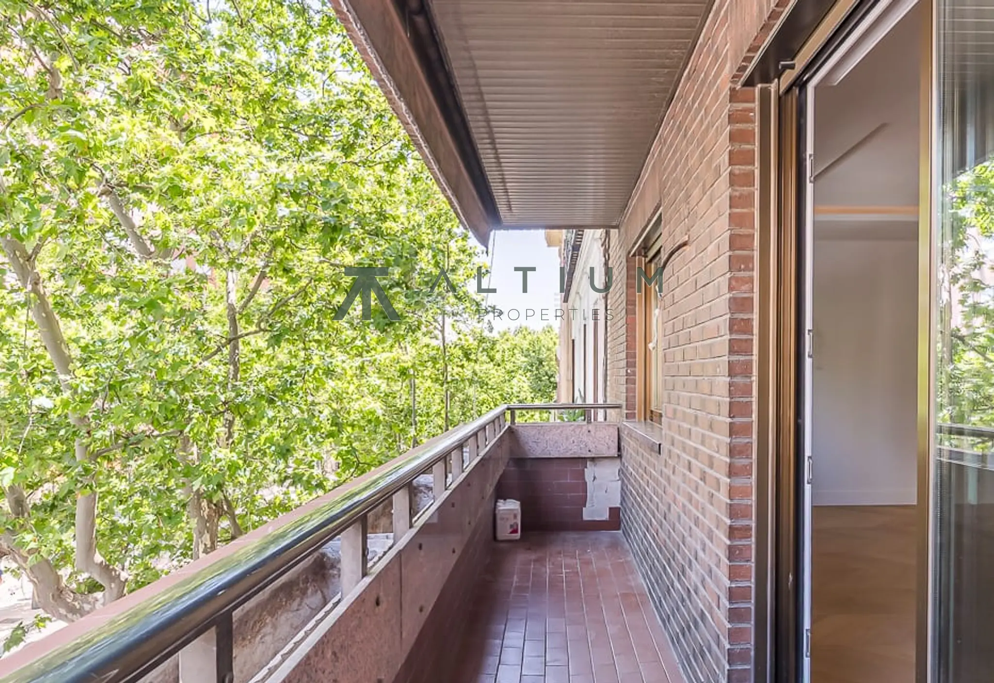 Terraza, garaje y confort contemporáneo en Almagro