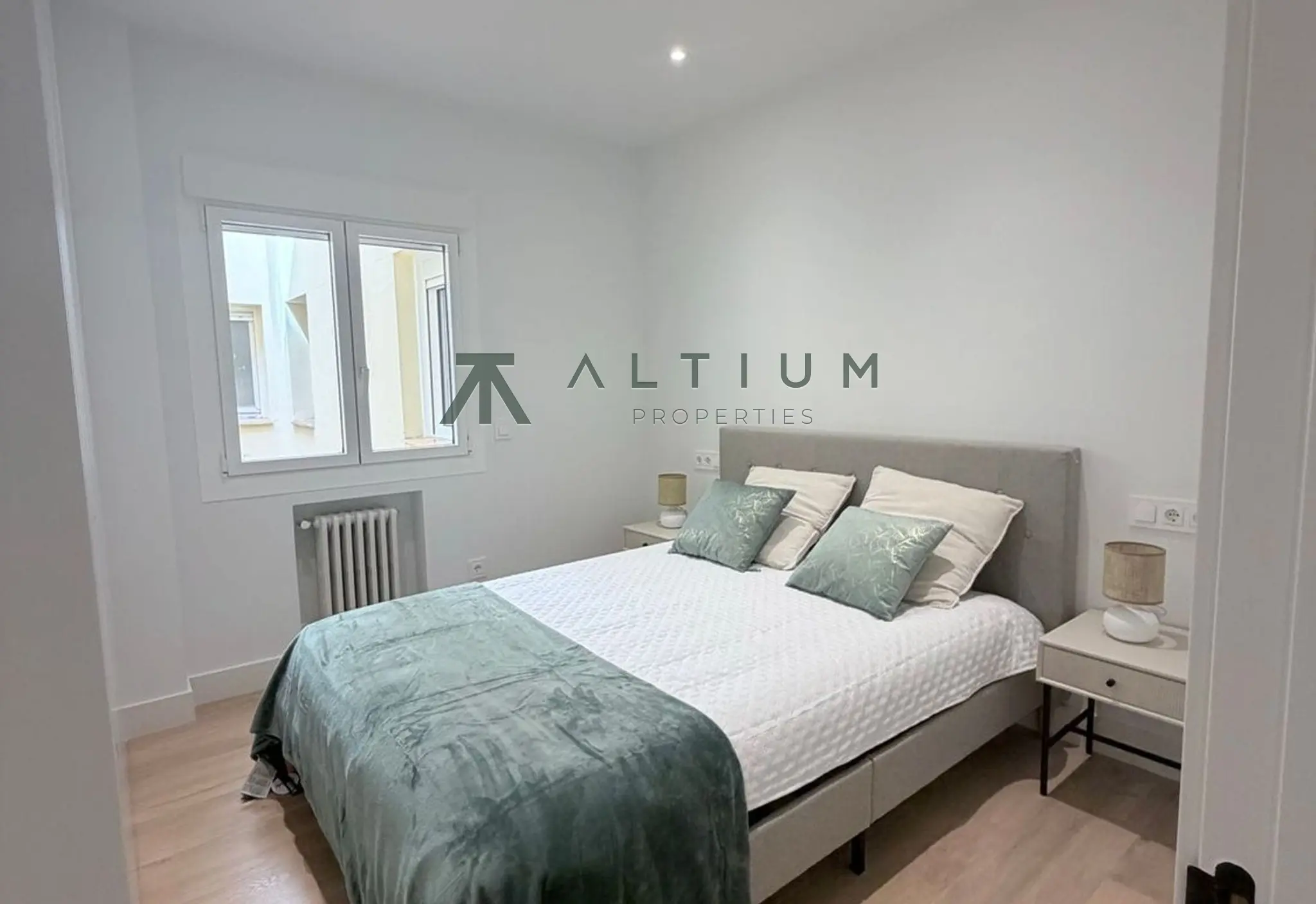 Interior en Trafalgar — Suites, luz y calma residencial en Trafalgar (16 de 19)