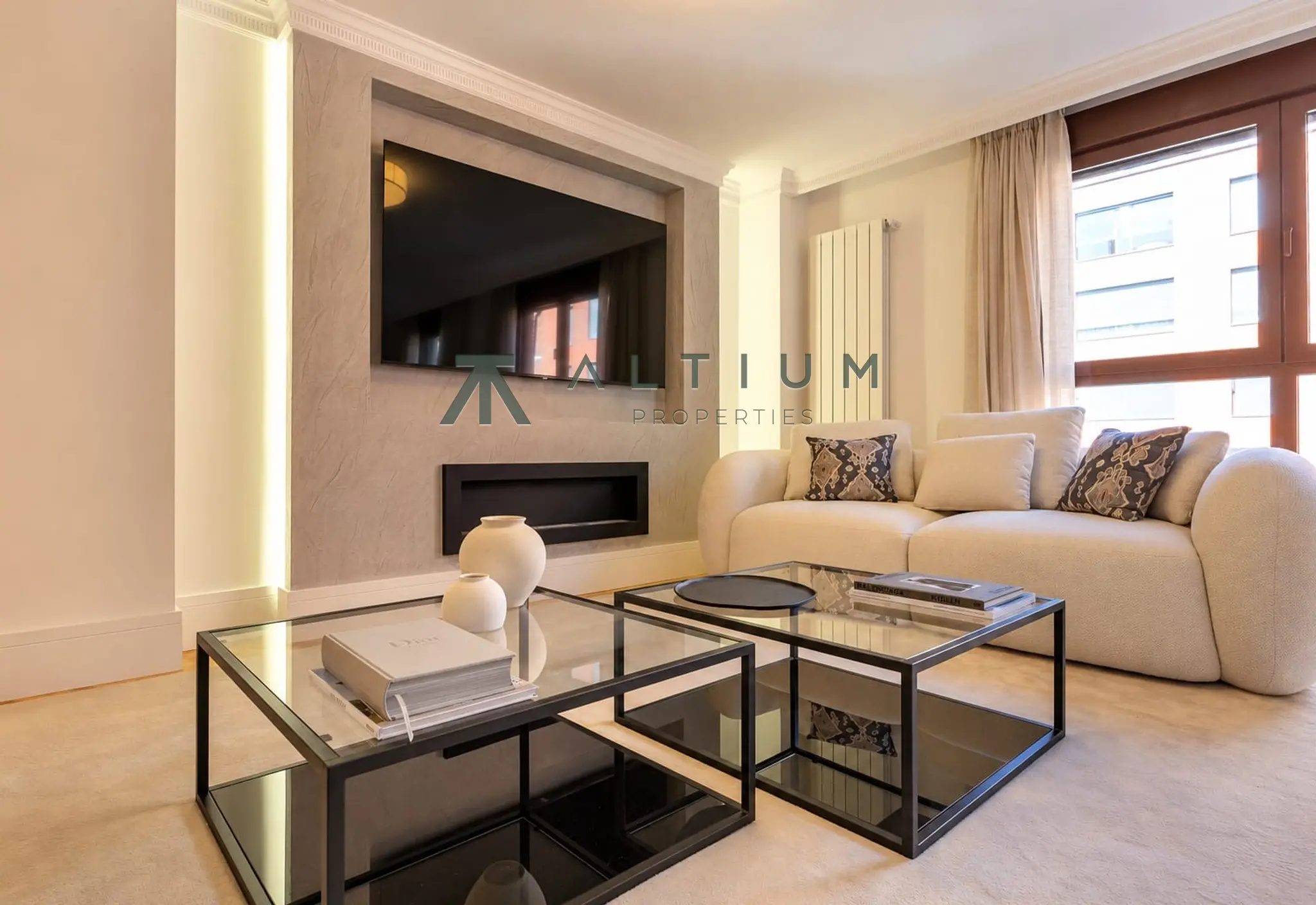 Tres suites, cocina flexible y dos plazas de garaje en Castellana