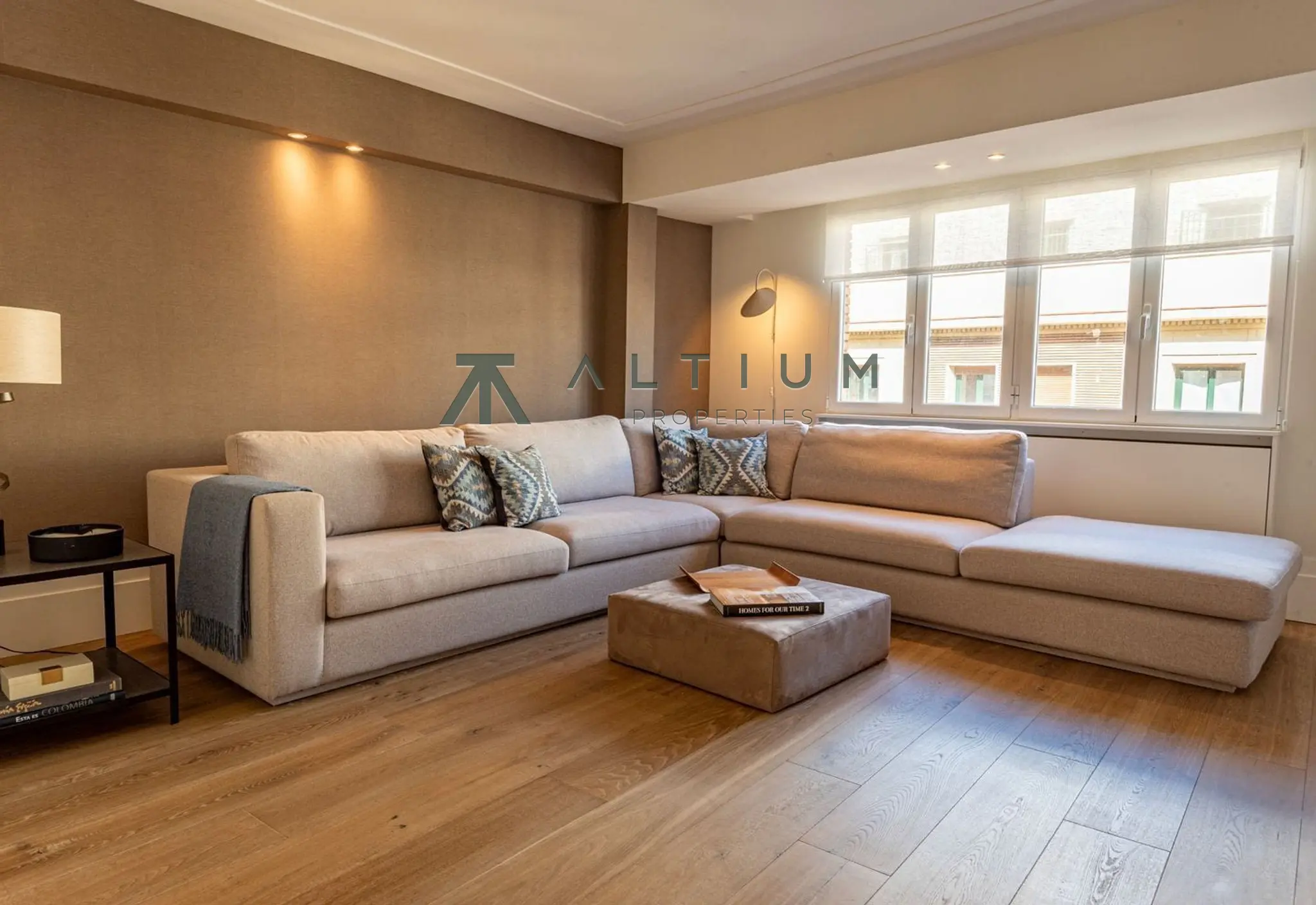 Interior en Almagro — Elegancia residencial y espacios nobles en Almagro (3 de 20)