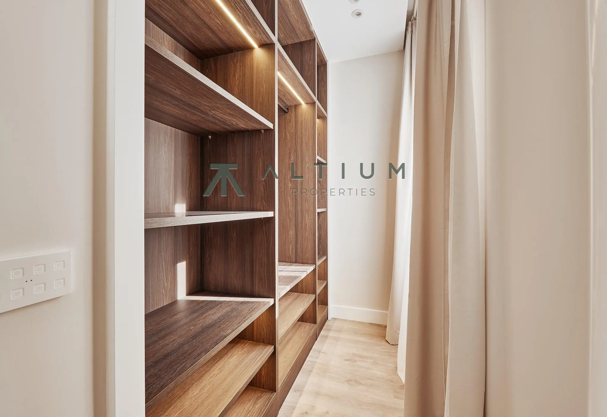 A serene contemporary fourth-floor home in Lista