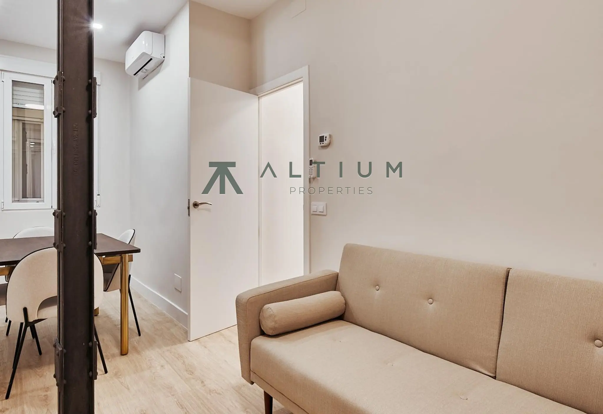 44 m² convertidos en una vivienda de dos dormitorios en Goya