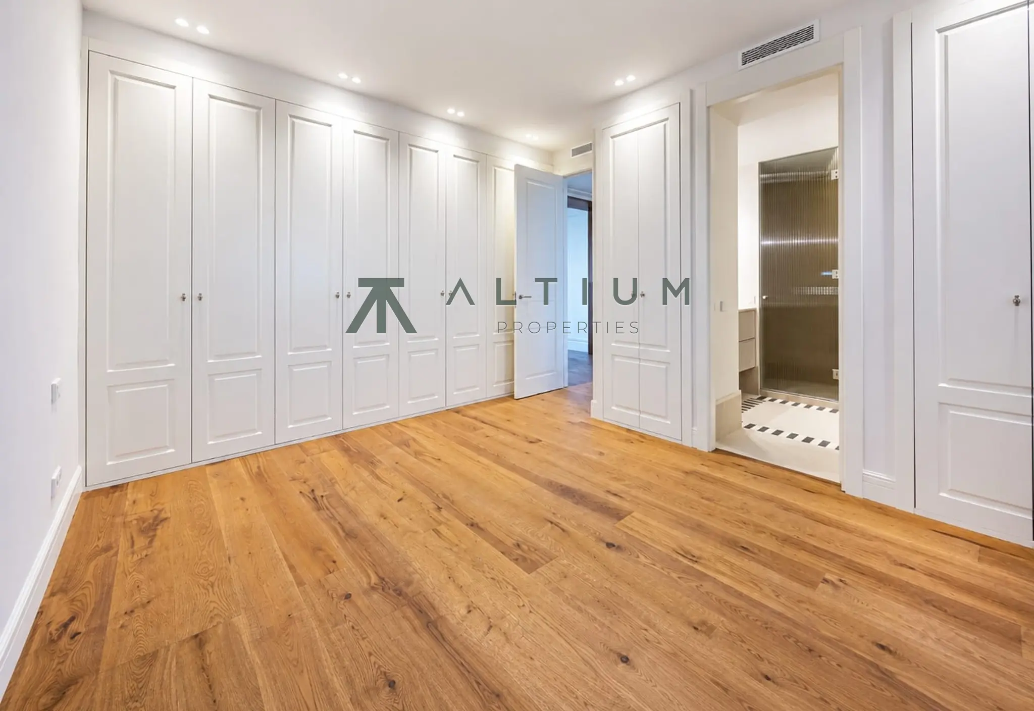 Una tercera planta exterior de amplias proporciones