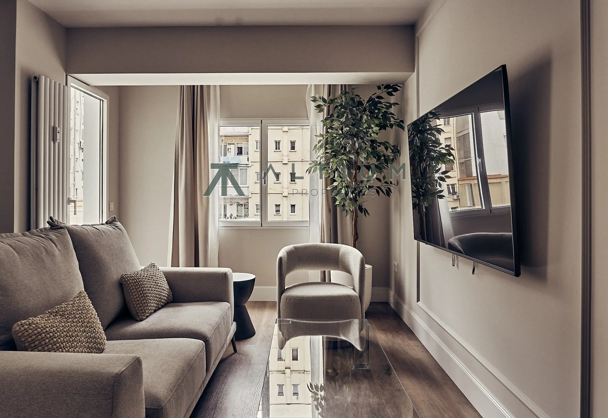 92 m² reformados con balcón en Lista
