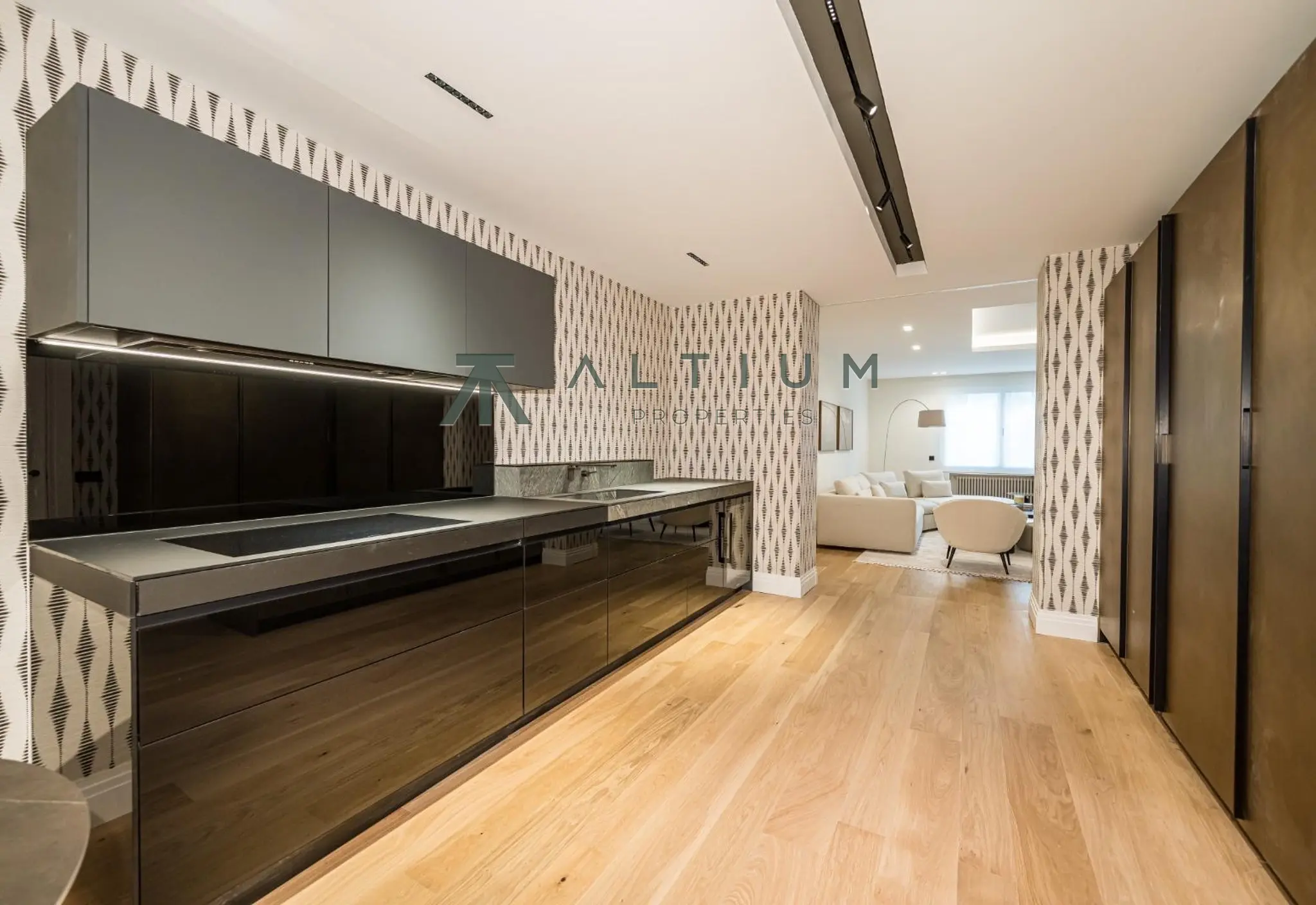 Tres suites, terraza y una cuarta estancia flexible en Almagro