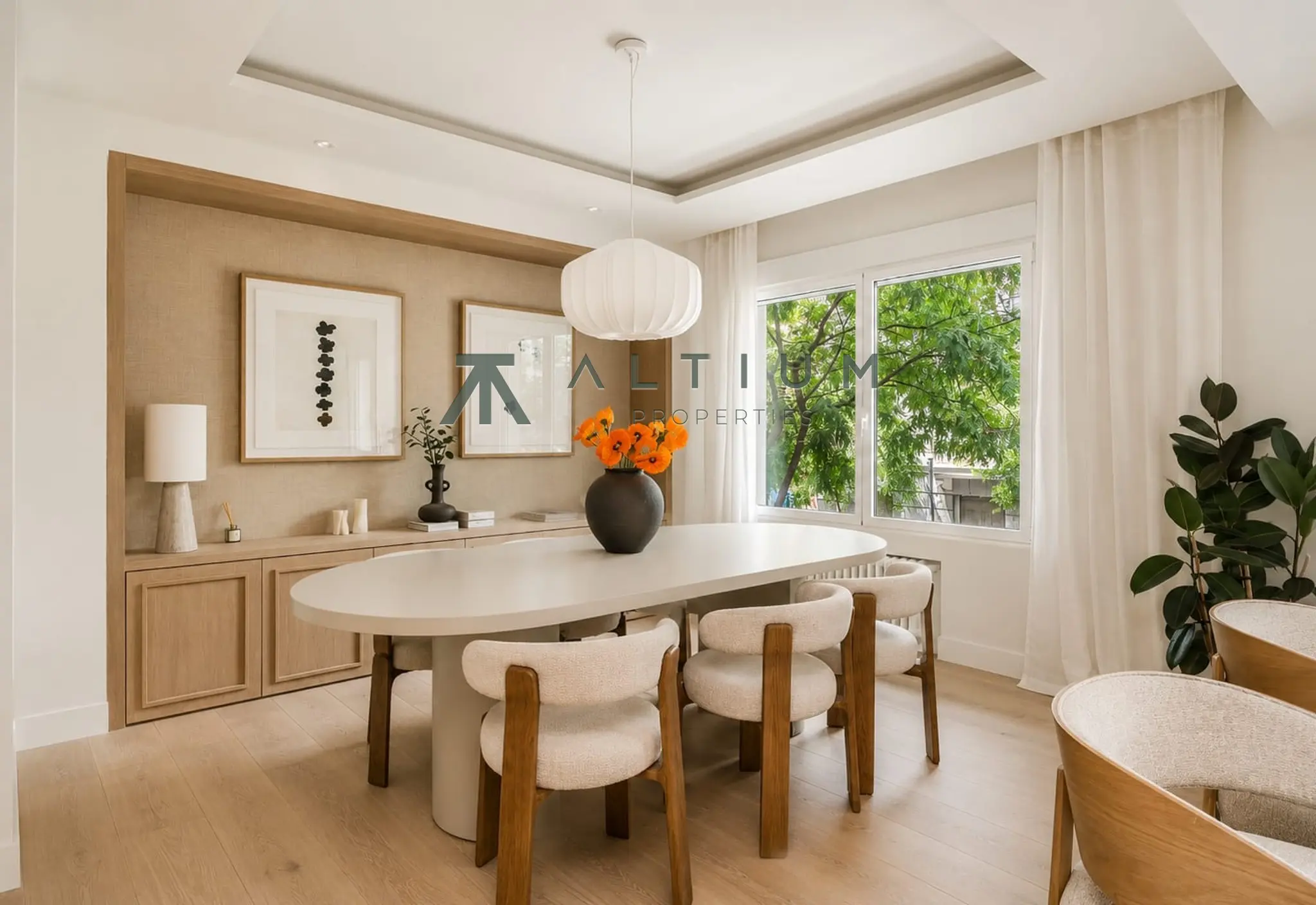 Jardín privado y cuatro suites en una vivienda reformada