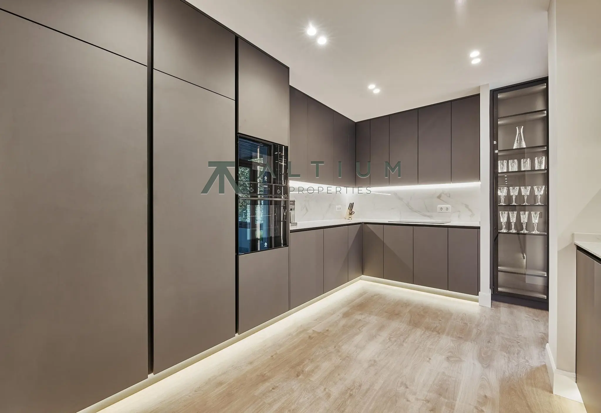 Three bedrooms and a terrace in Castellana