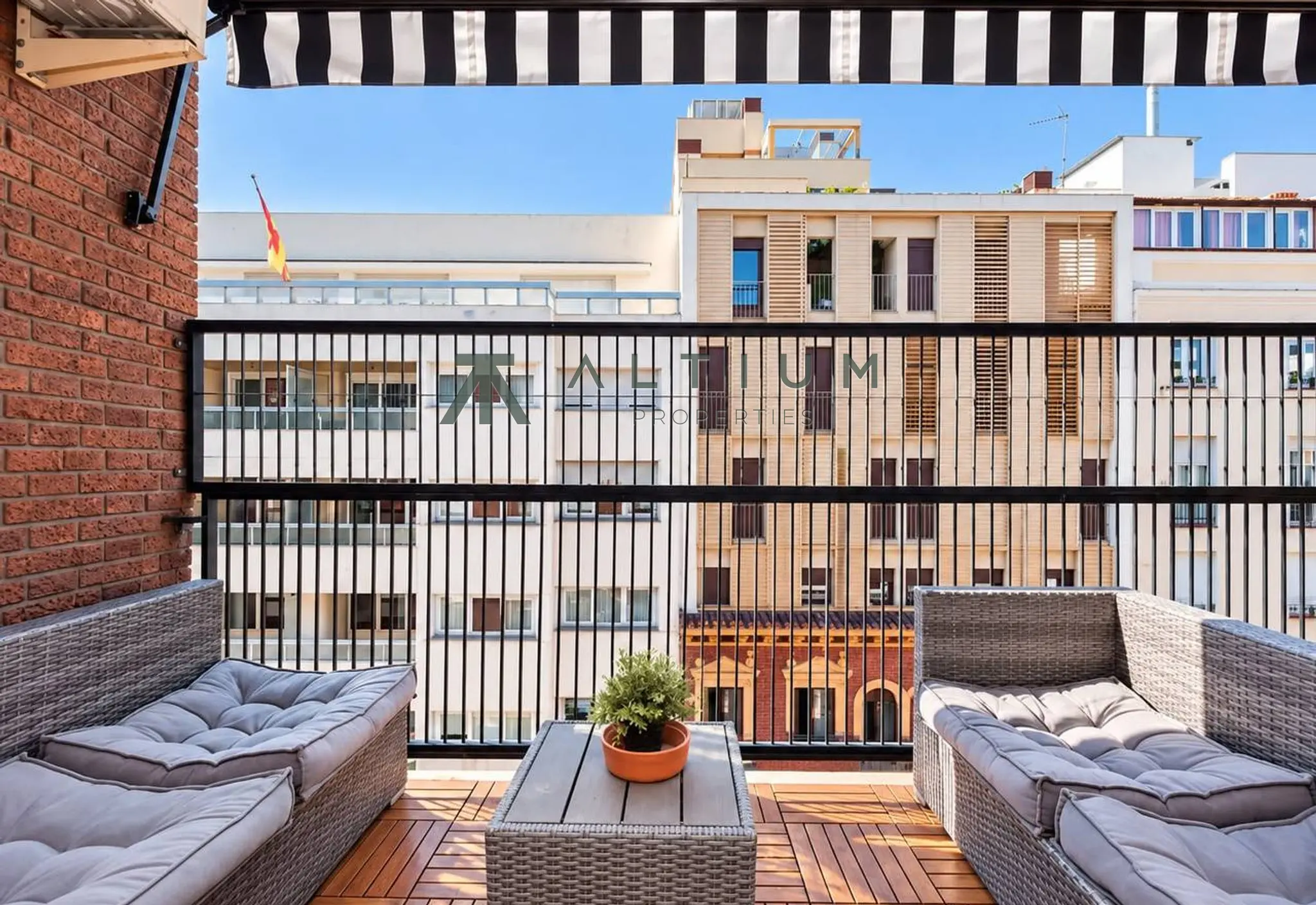 Quinta planta, terraza y luz sur en Ríos Rosas