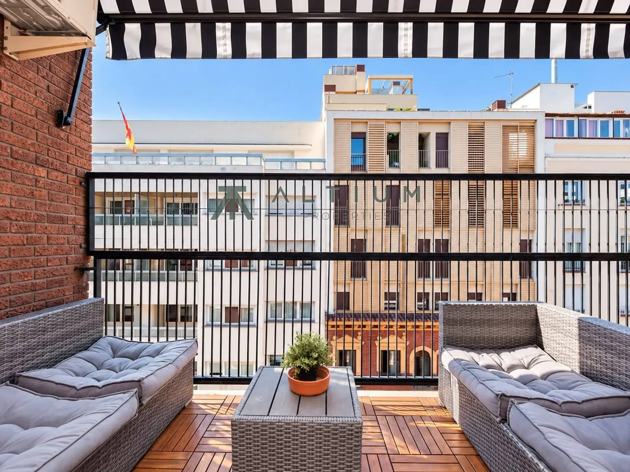 Quinta planta, terraza y luz sur en Ríos Rosas