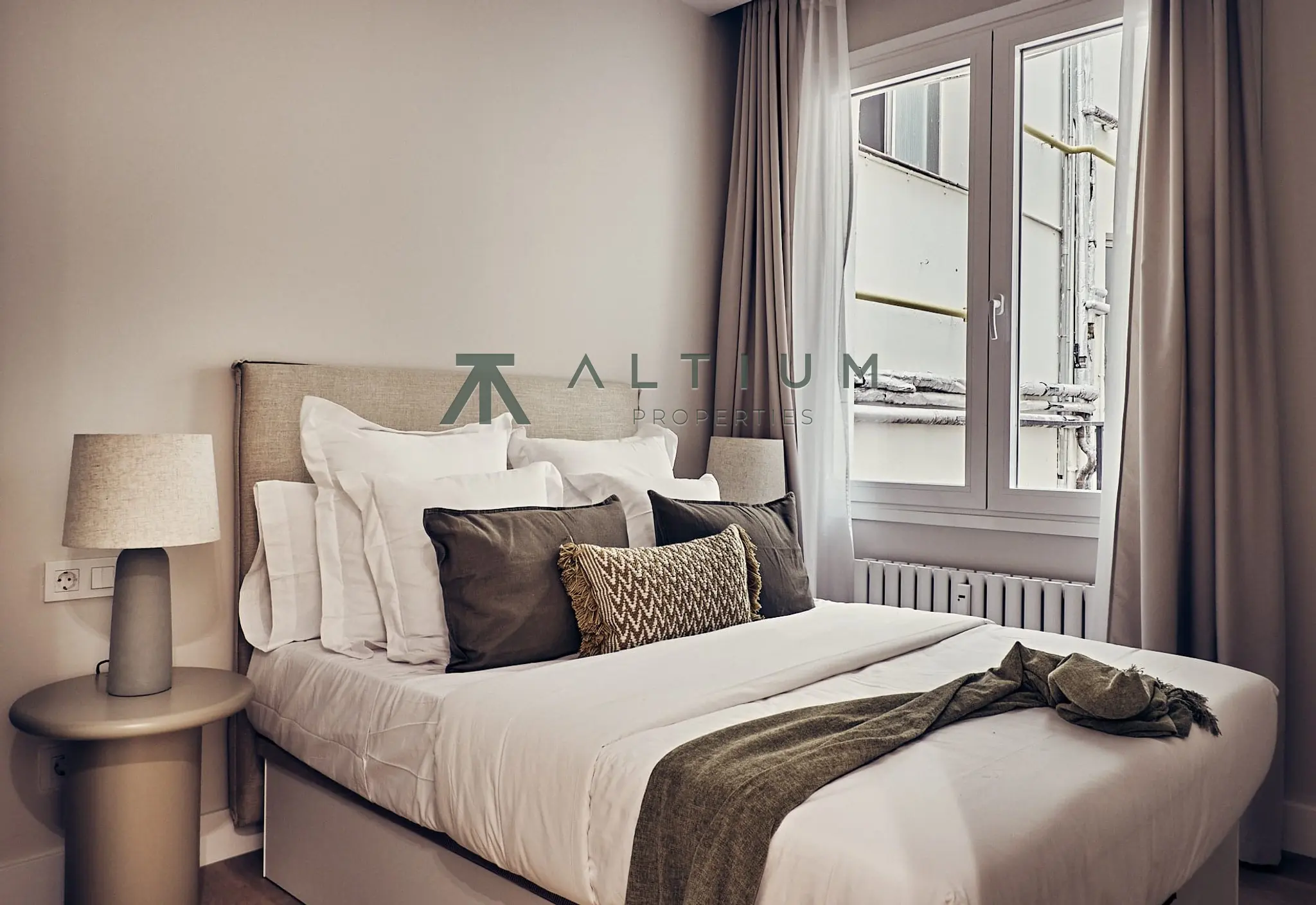 216 m², luz suroeste y cuatro dormitorios en Goya
