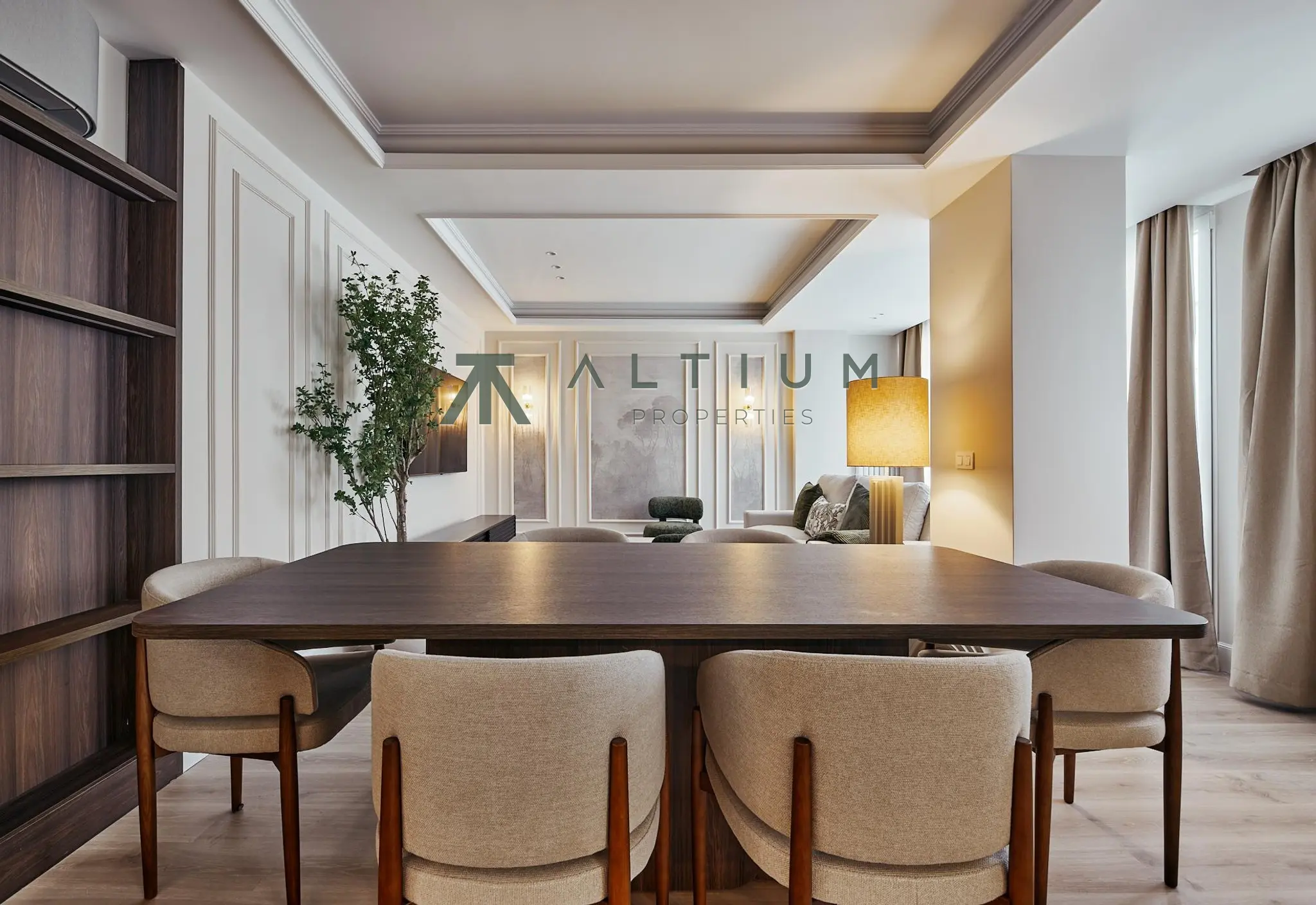 Una vivienda interior con escala de residencia