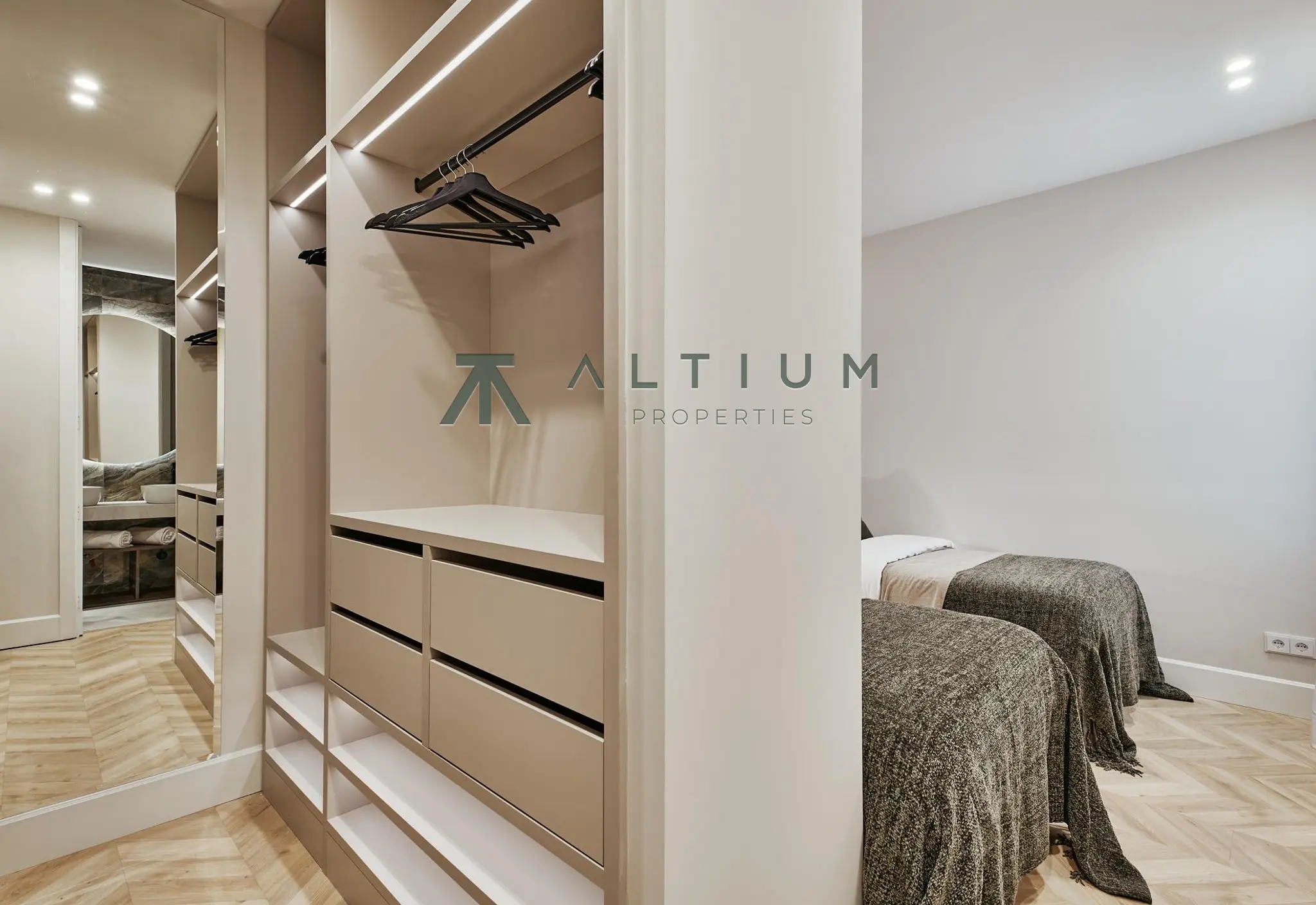 Interior en Lista — Amplitud interior y confort privado en Lista (23 de 30)