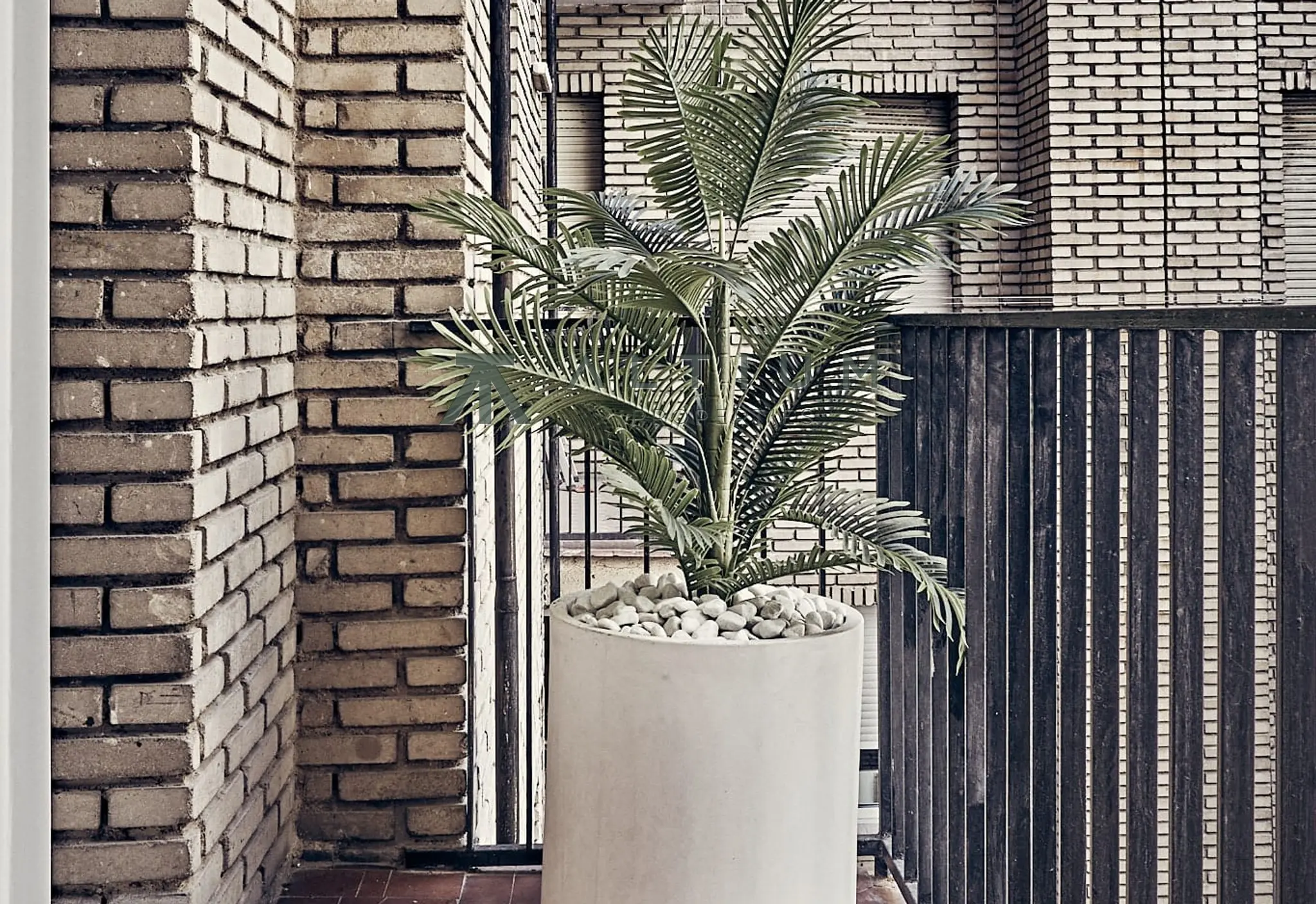 Terraza, dos balcones y garaje junto al Retiro