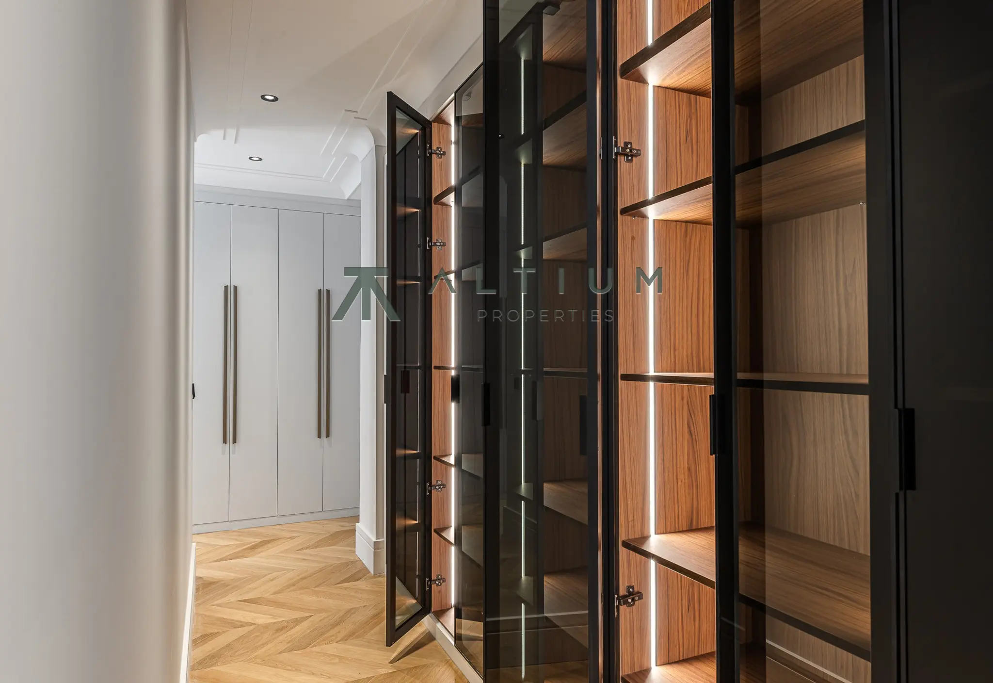 A 77 sqm living area within a grand Castellana residence