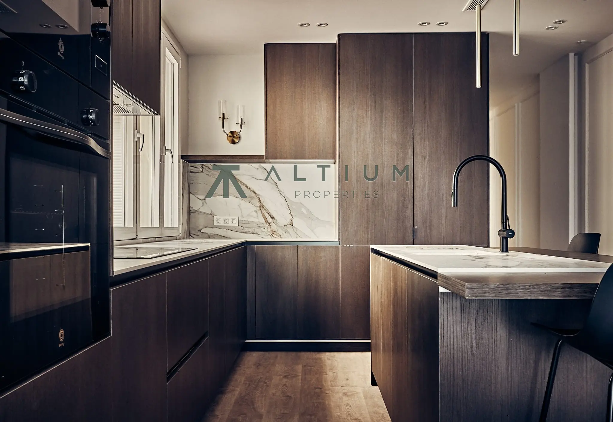 216 m², luz suroeste y cuatro dormitorios en Goya