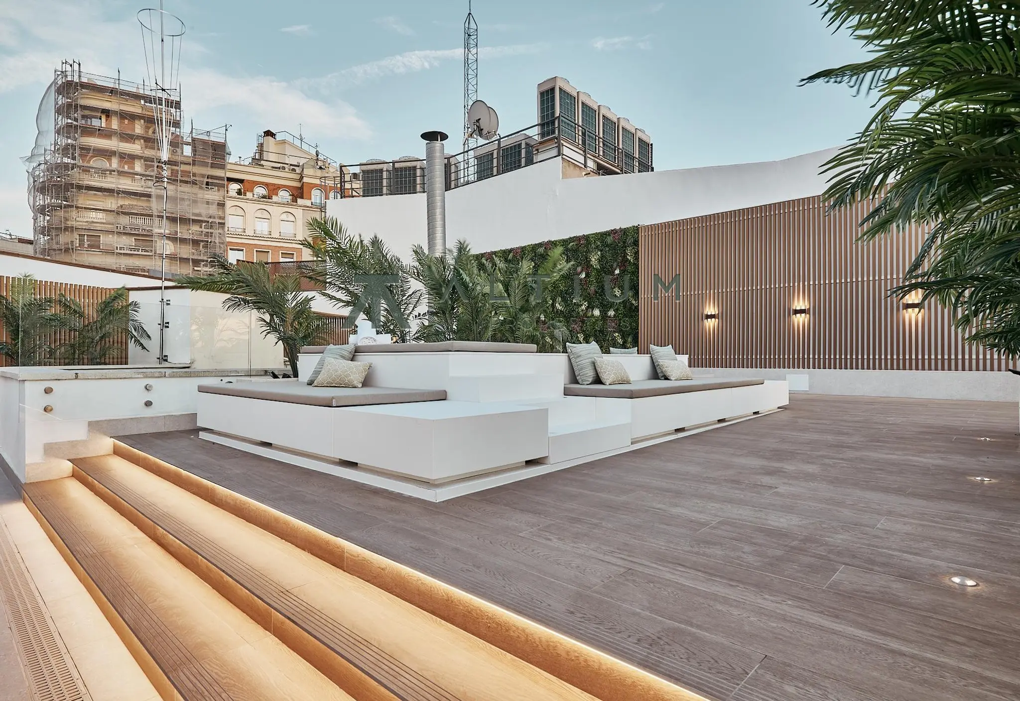 Interior en Palacio — Ático con terraza privada en el centro de Madrid (40 de 44)