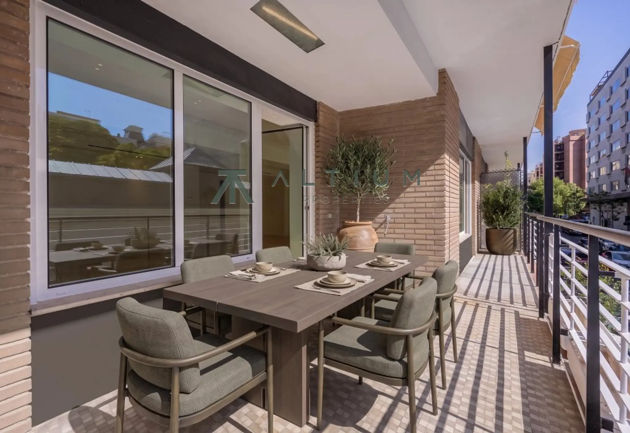 Una gran zona social abierta a la terraza en Salamanca