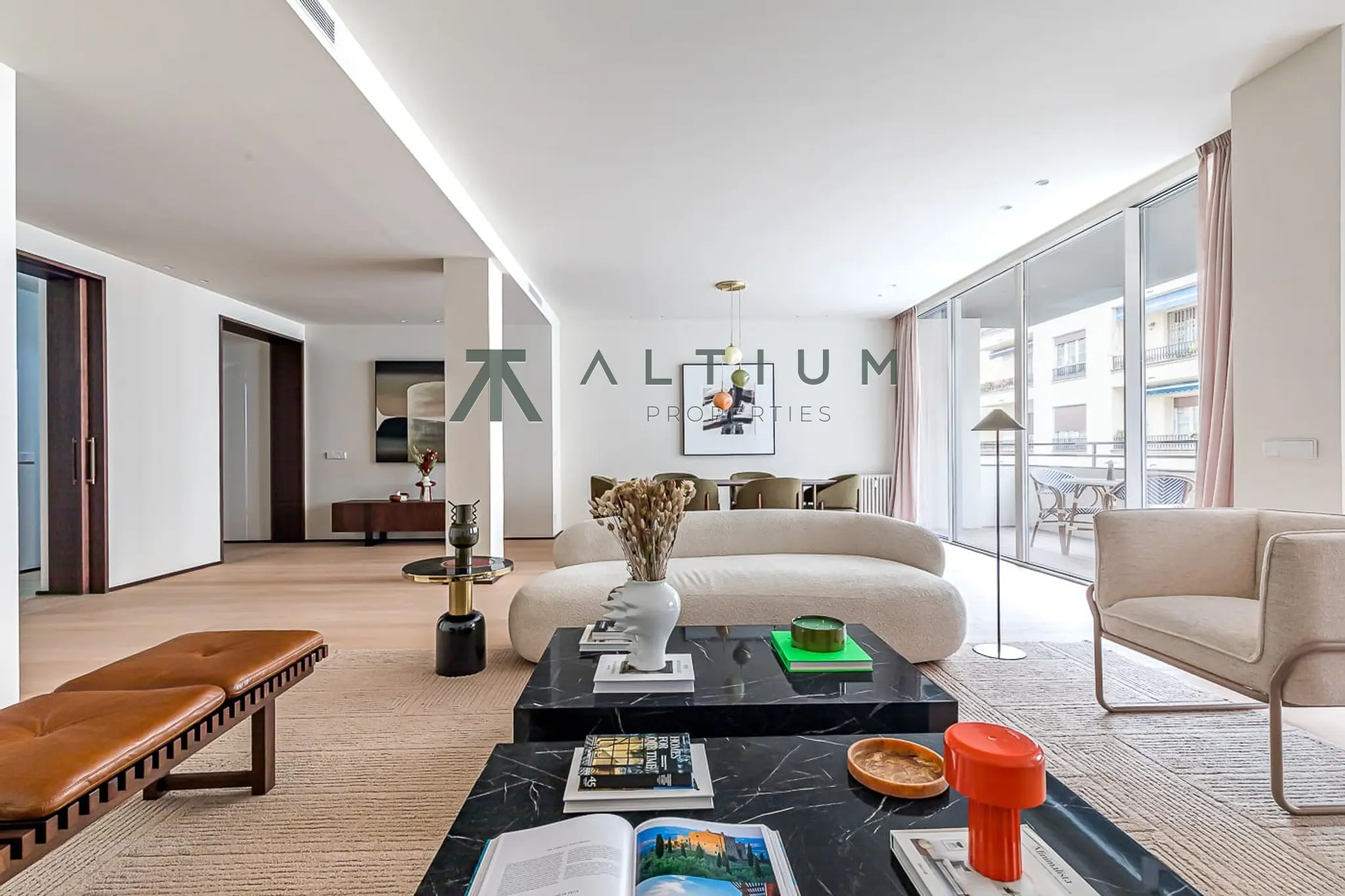 Piso de 4 dormitorios y 285 m2 en Barrio de Salamanca - Recoletos en venta — Amplitud familiar y ubicación privilegiada en Recoletos