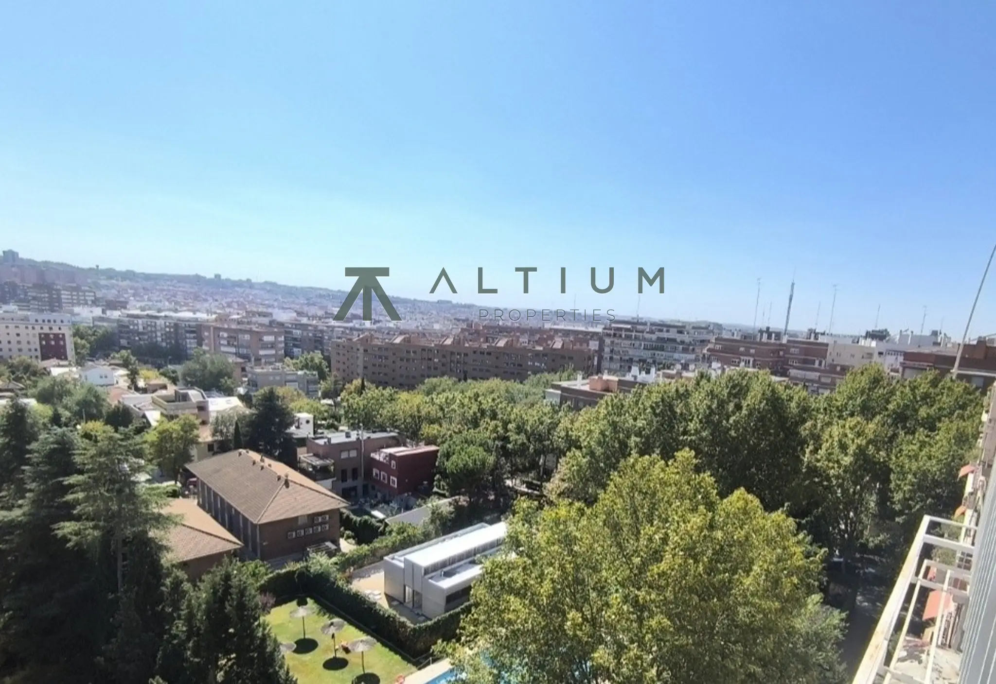 Octava planta, terraza y vistas al skyline en Niño Jesús