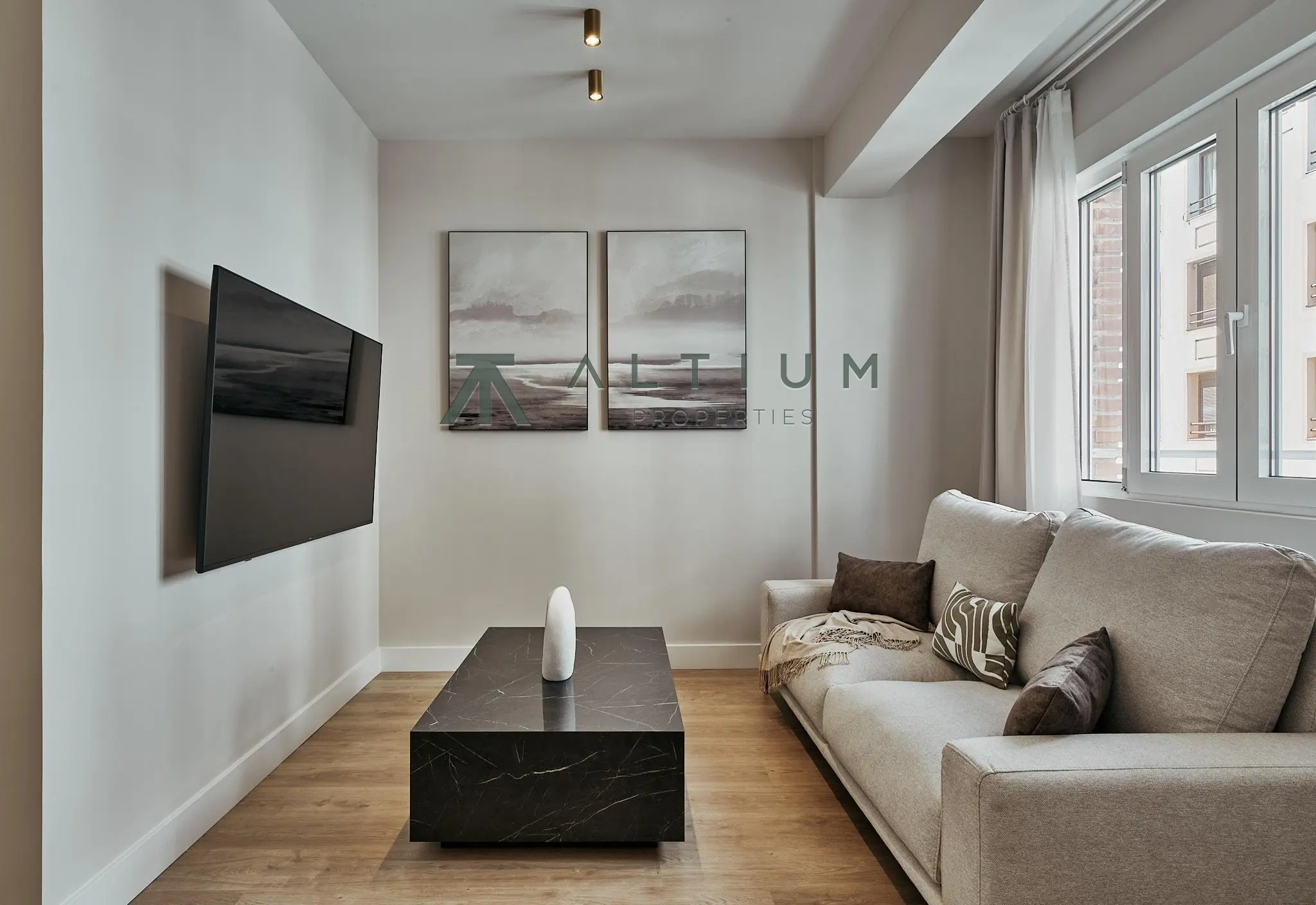 A renovated exterior-facing second-floor home in Lista