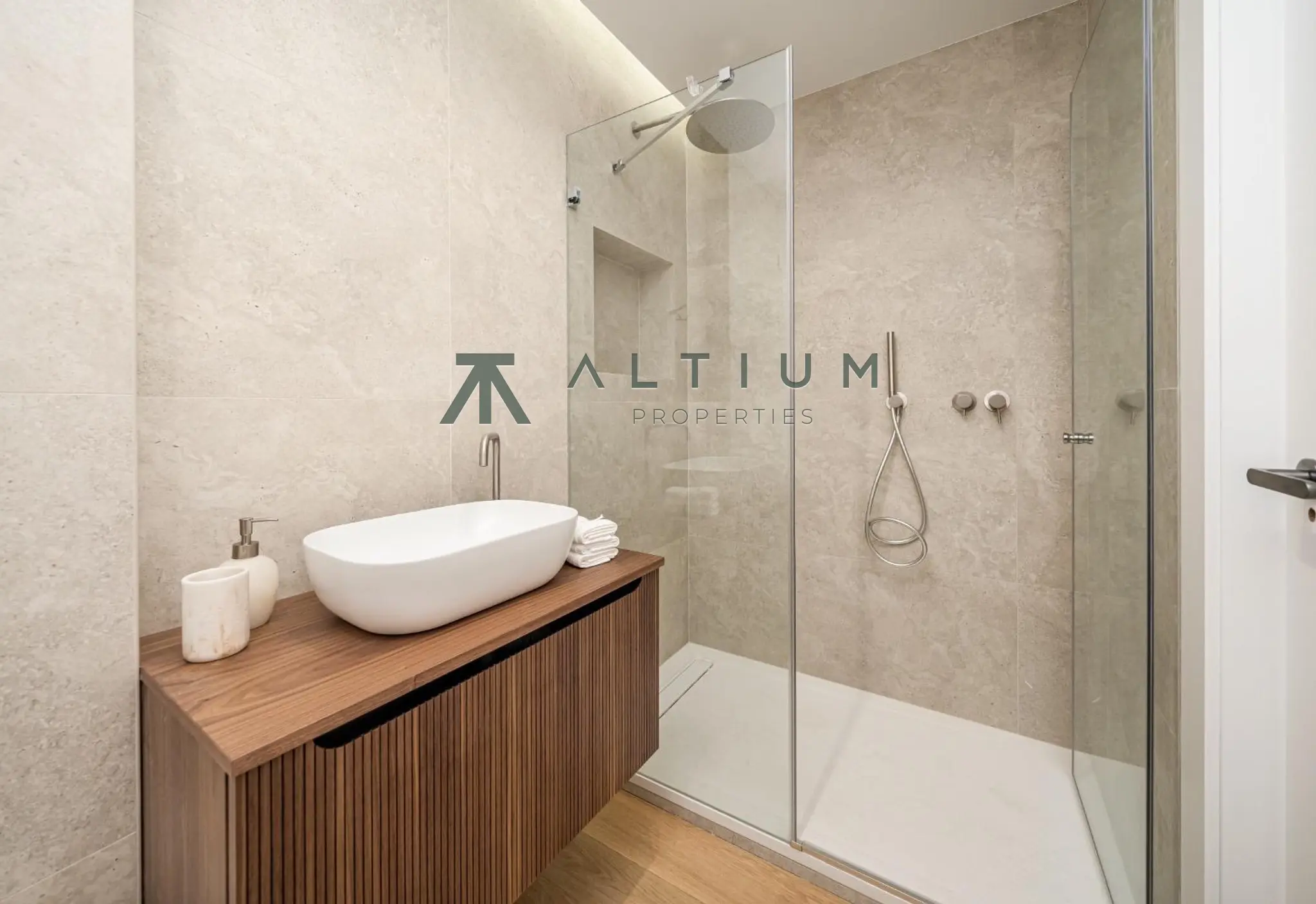 Tres suites, terraza y una cuarta estancia flexible en Almagro