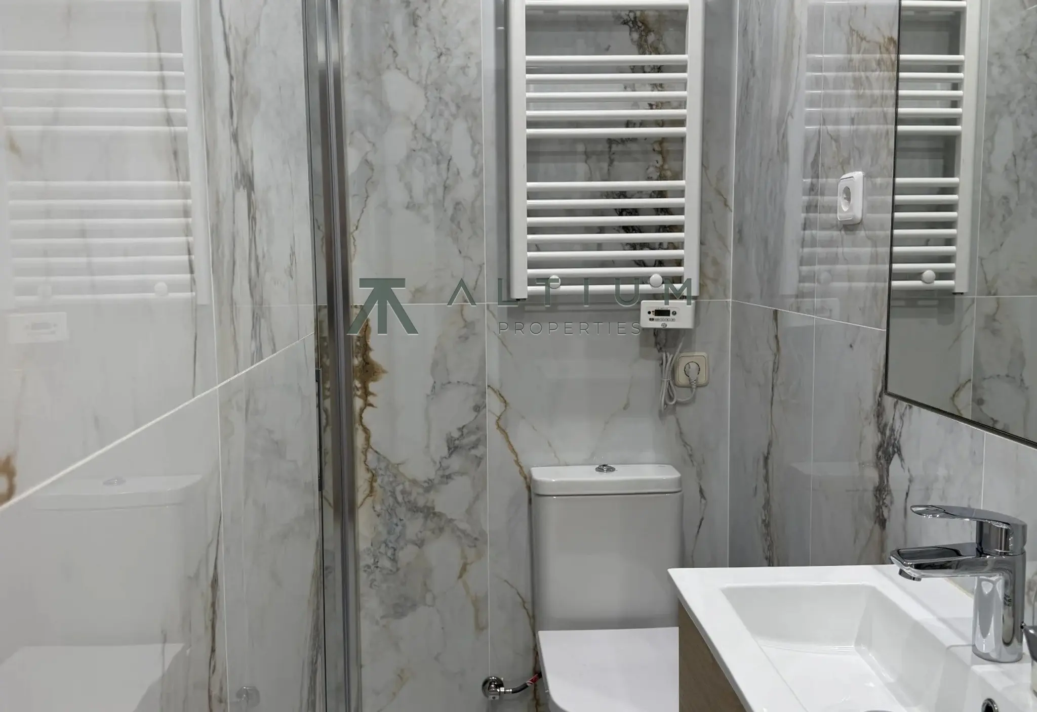 Cuatro balcones y 302 m² sobre los tejados de Chamberí