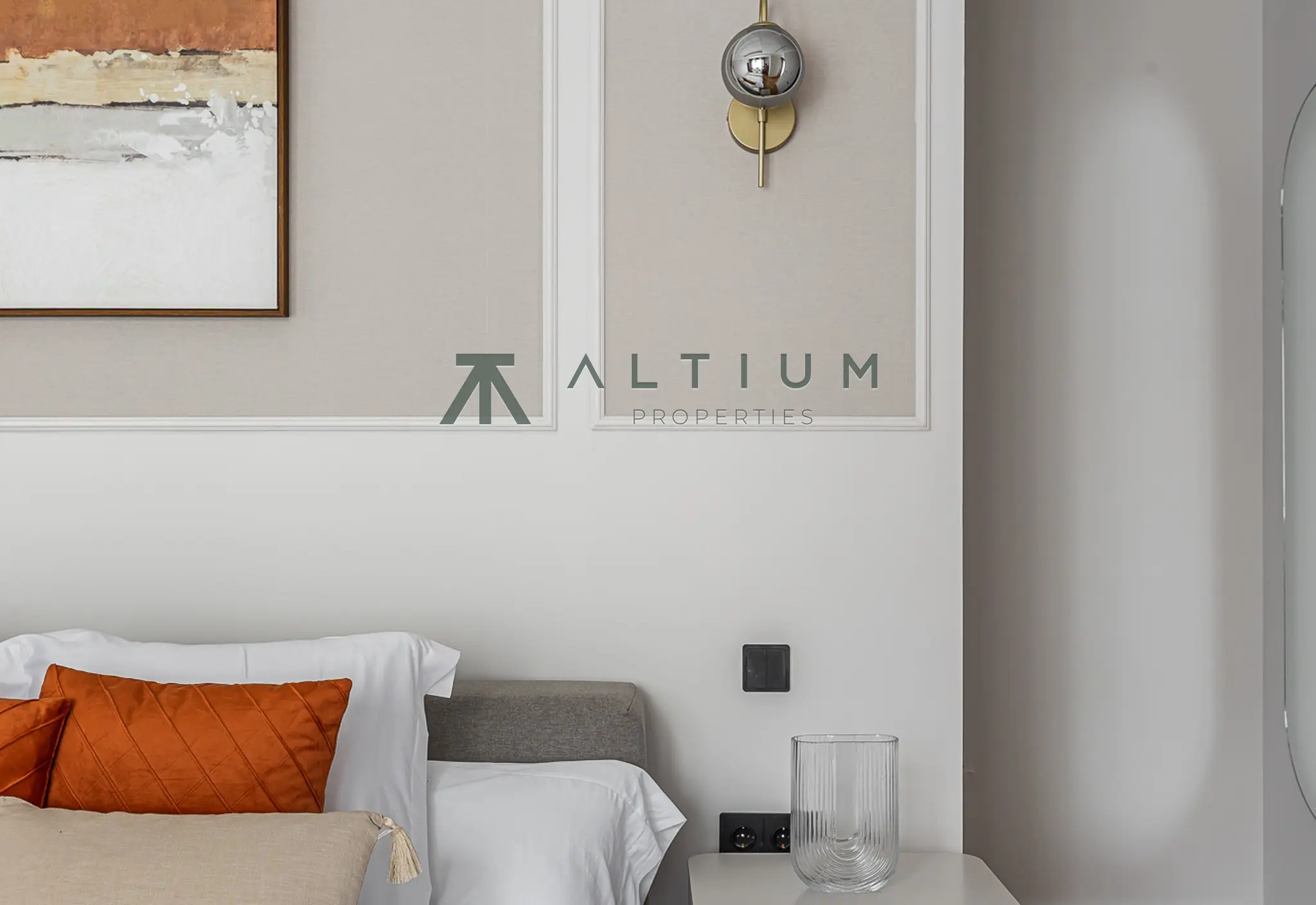 A 77 sqm living area within a grand Castellana residence