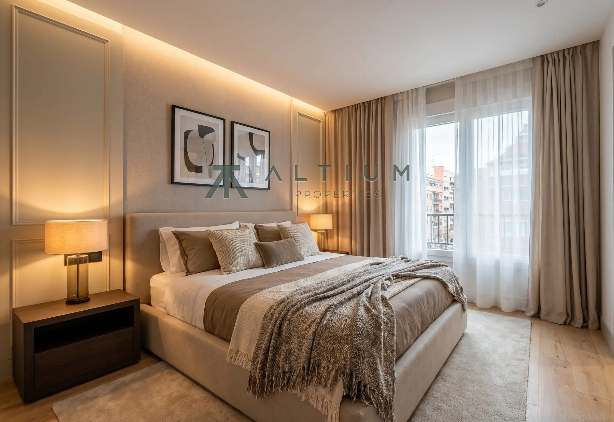 Gran zona de día y tres suites en Lista