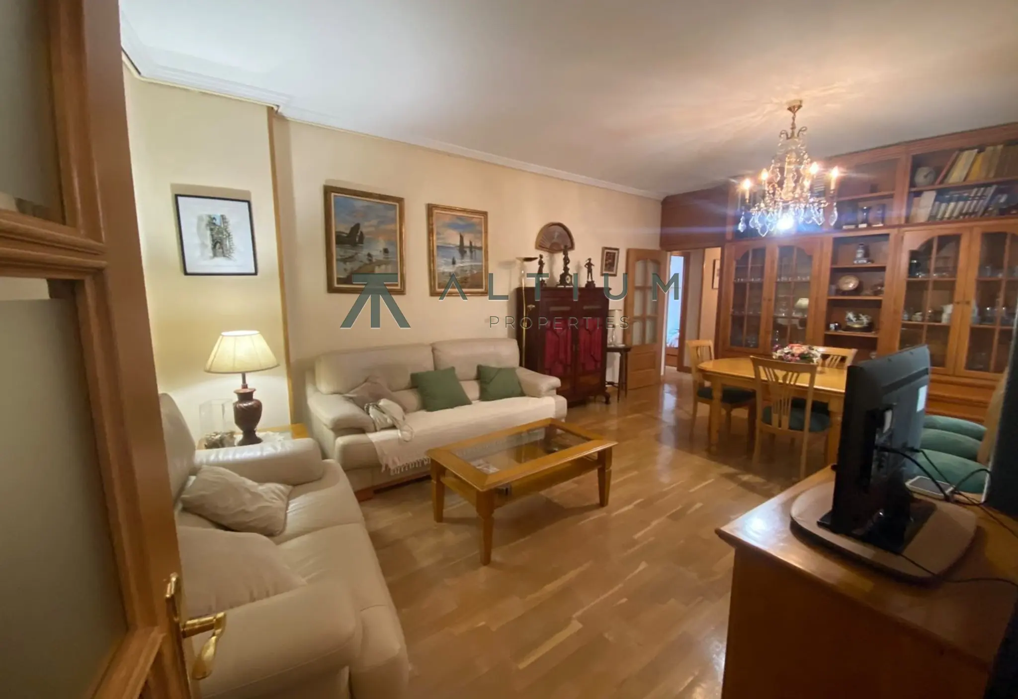 Una vivienda interior abierta a grandes patios en Recoletos