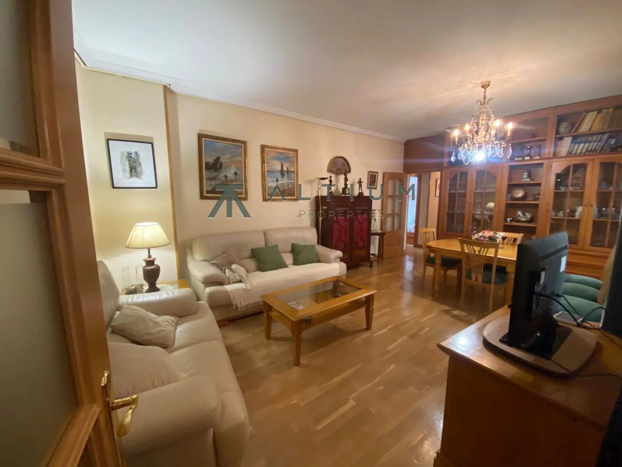 Una vivienda interior abierta a grandes patios en Recoletos