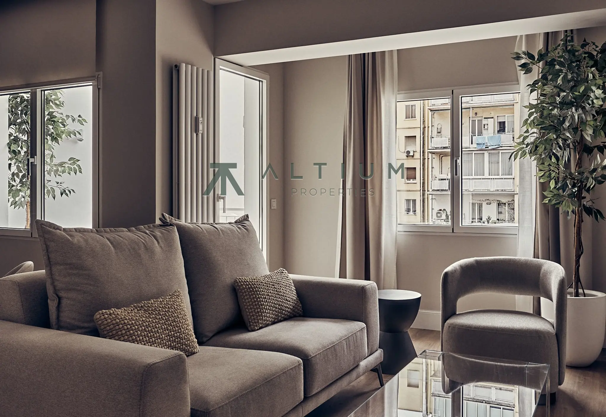 92 m² reformados con balcón en Lista