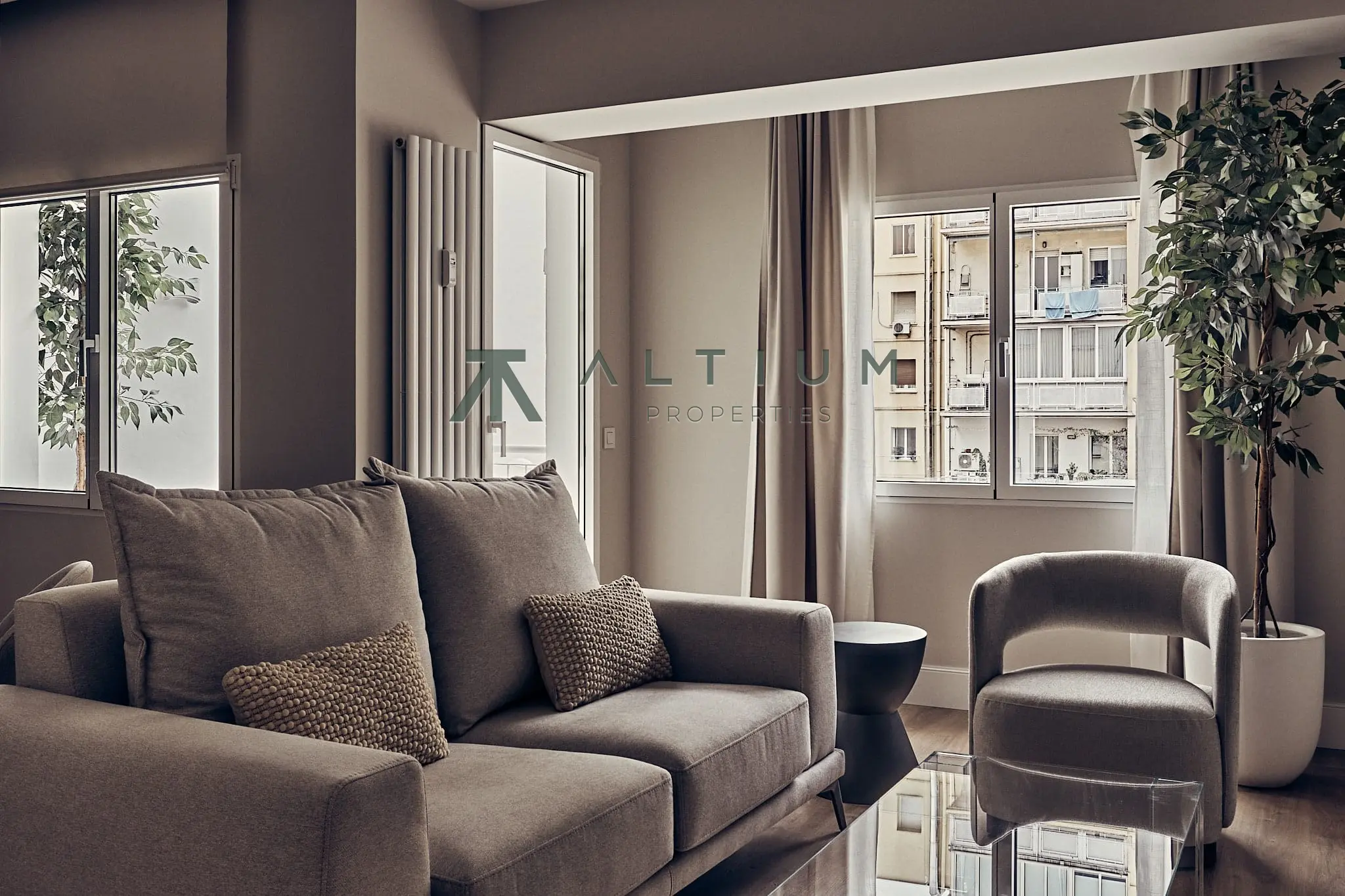 92 m² reformados con balcón en Lista