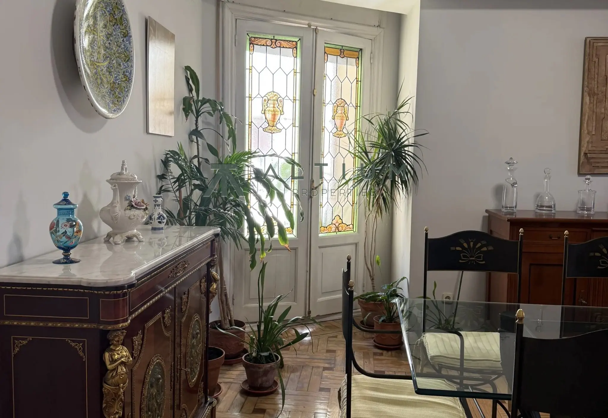 Cuatro balcones y 302 m² sobre los tejados de Chamberí