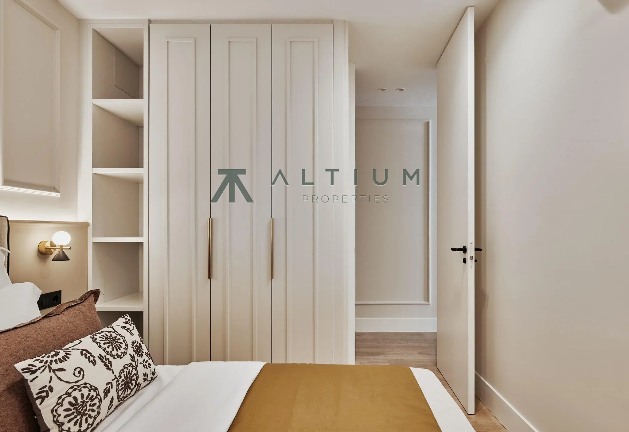 Tres suites en una casa pensada hacia dentro