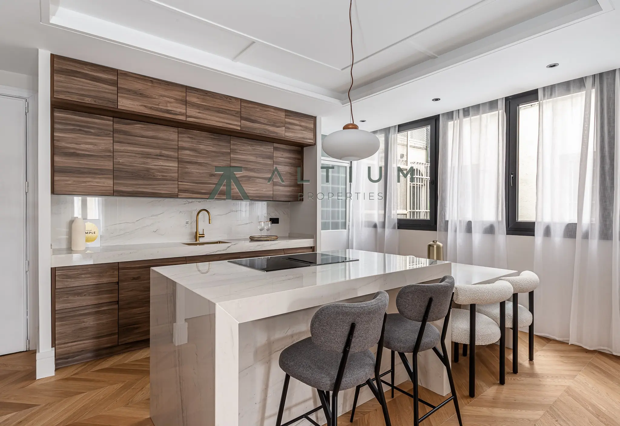A 77 sqm living area within a grand Castellana residence