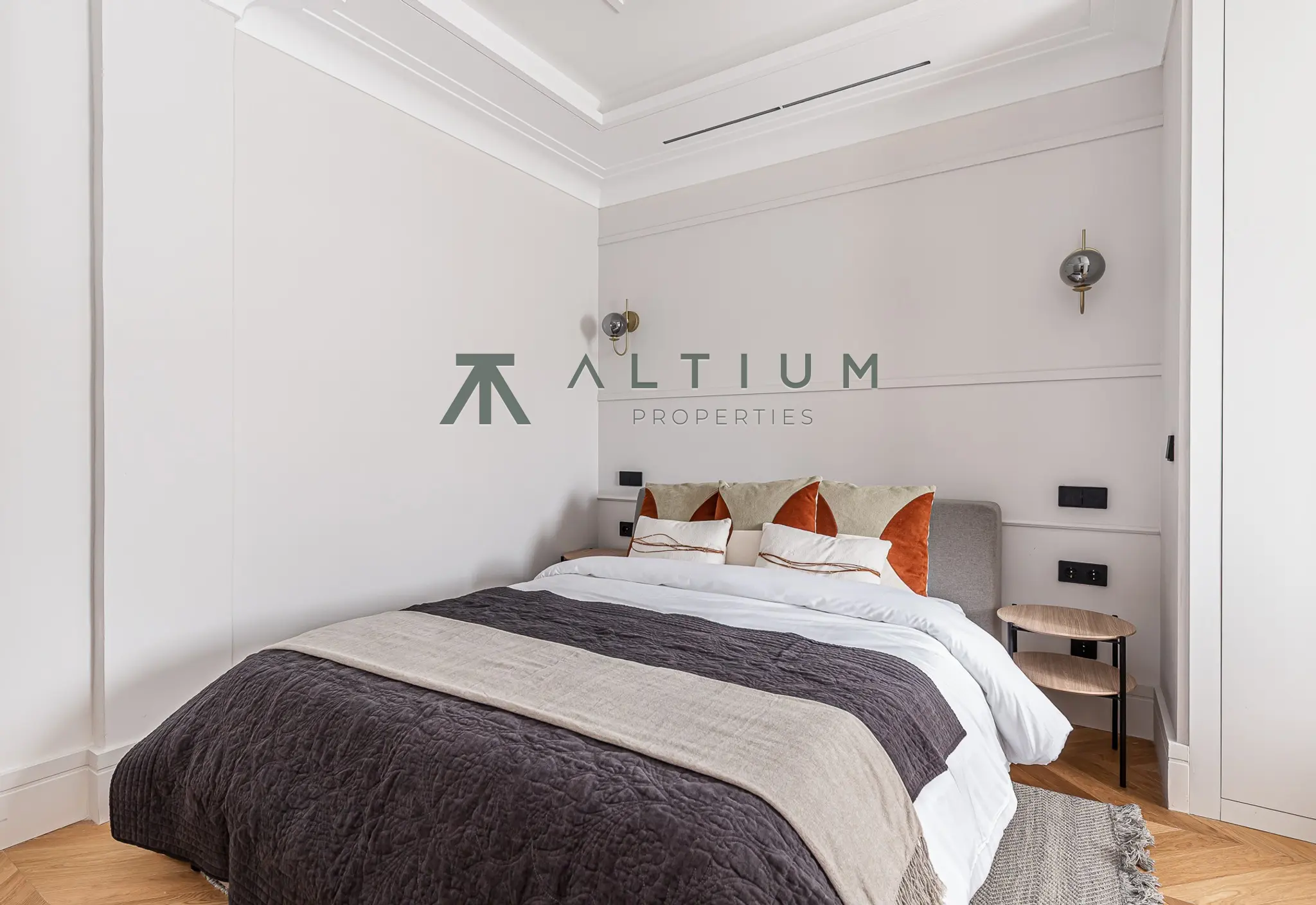 A 77 sqm living area within a grand Castellana residence