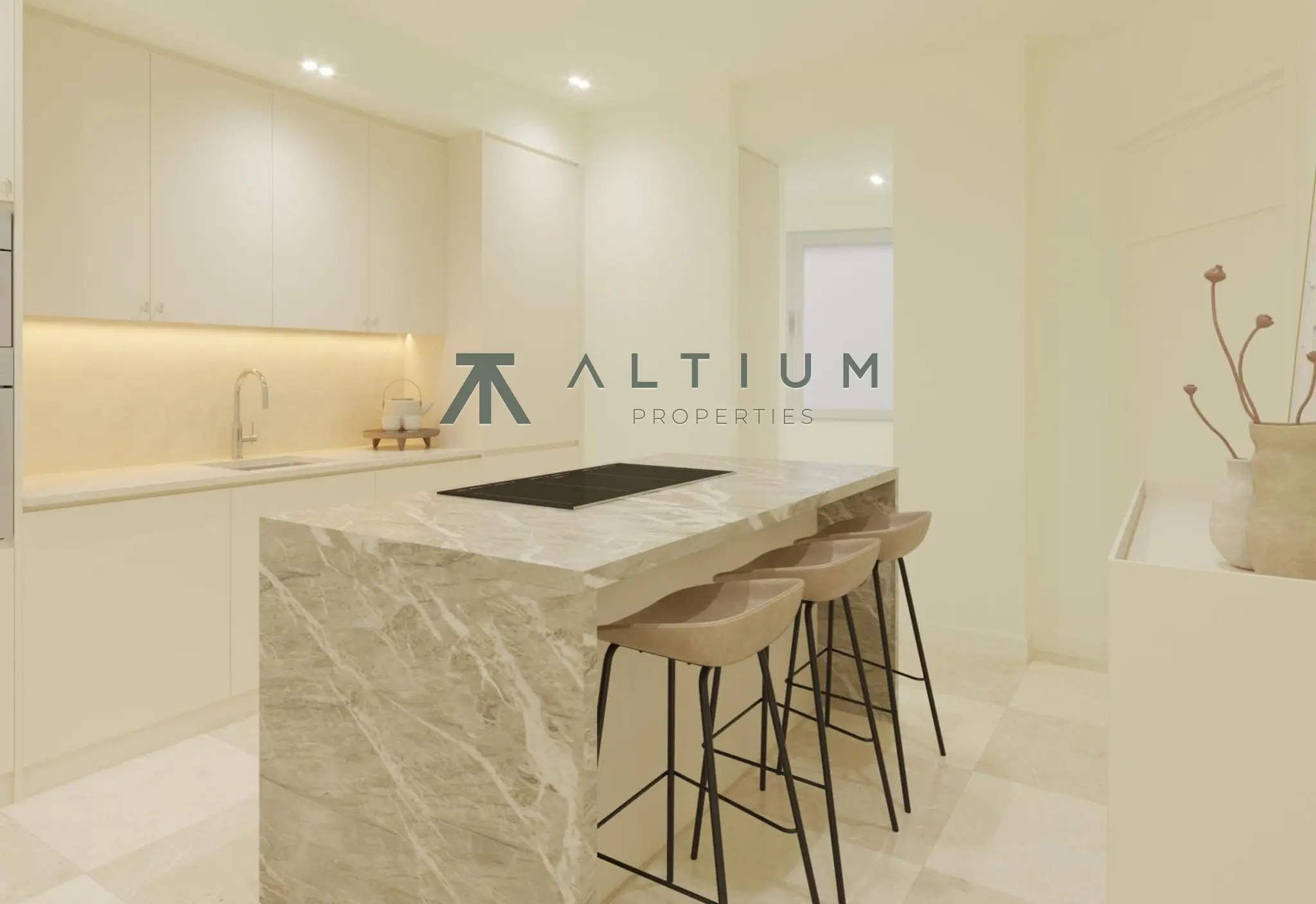 A terrace and grand proportions in the heart of the Golden Mile