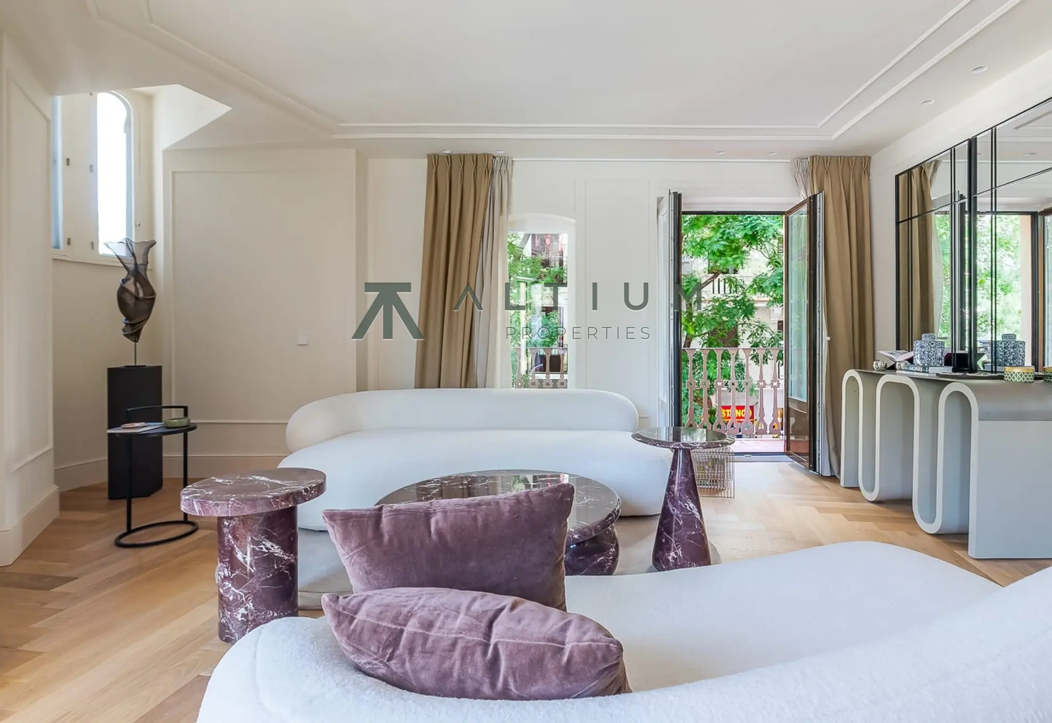 Interior en Goya — Luz sur y equilibrio residencial en Goya (3 de 42)