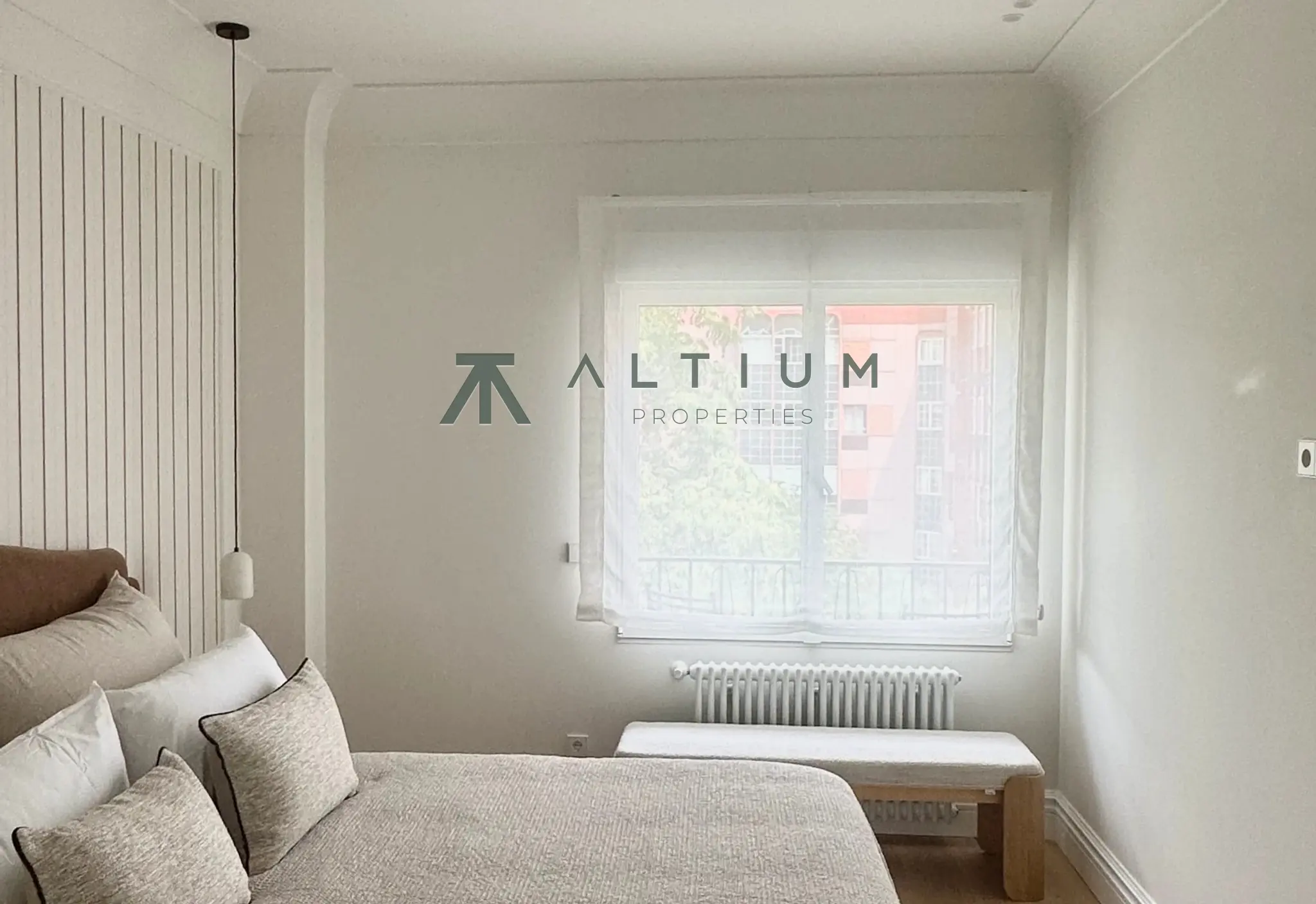 Una quinta planta exterior con vistas despejadas en Lista