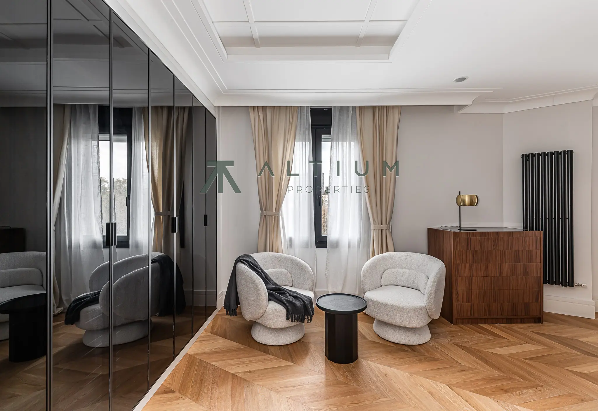 A 77 sqm living area within a grand Castellana residence
