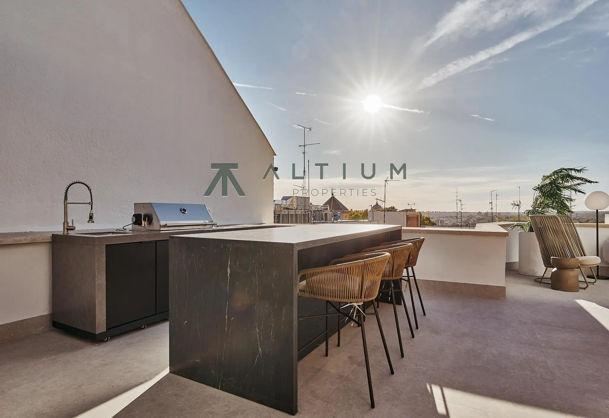 Interior en Palacio — Ático con terraza privada en el centro de Madrid (31 de 44)