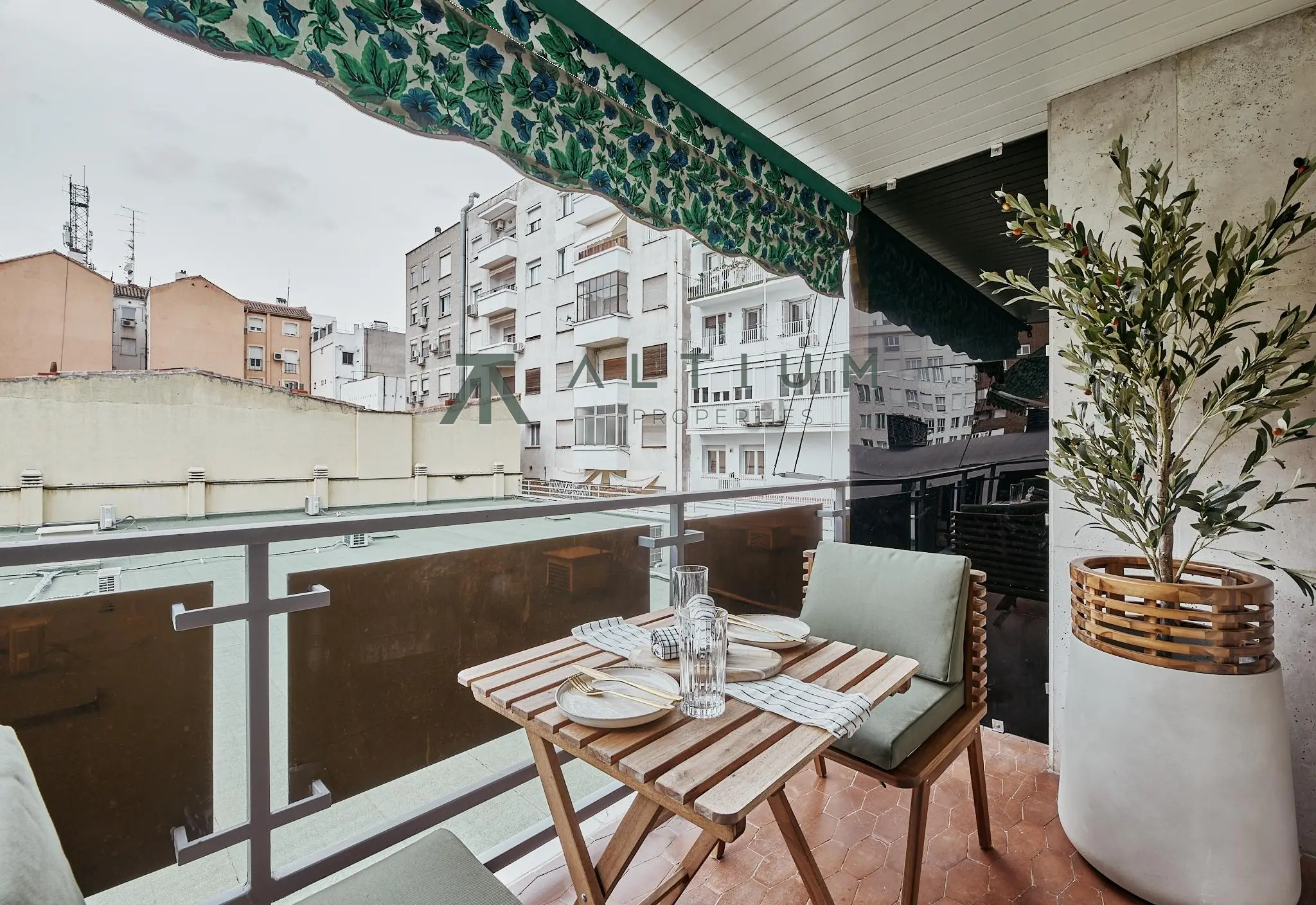 Una vivienda completa detrás del ritmo de Lista