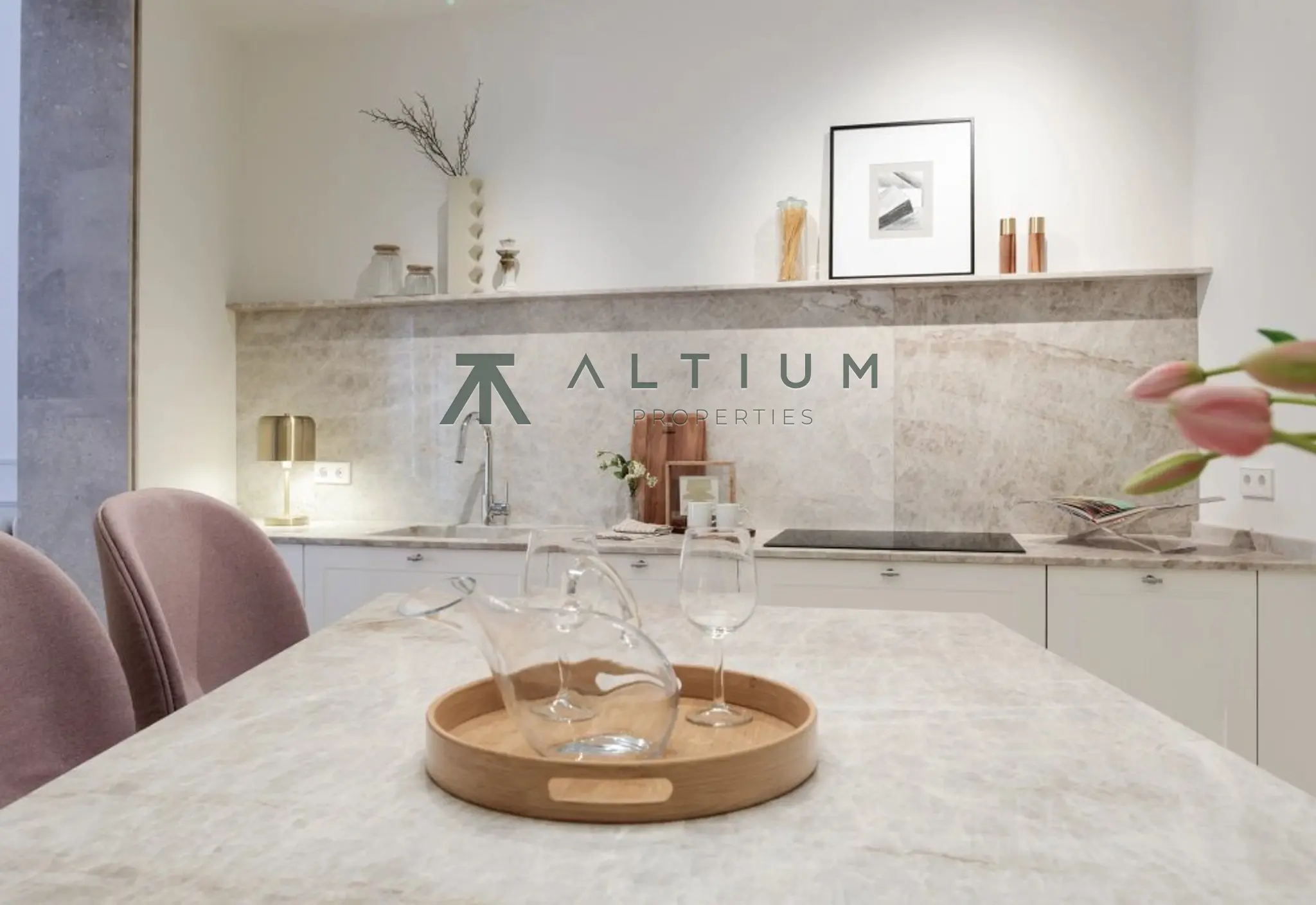 Arquitectura de 1900 reinterpretada con piedra y roble