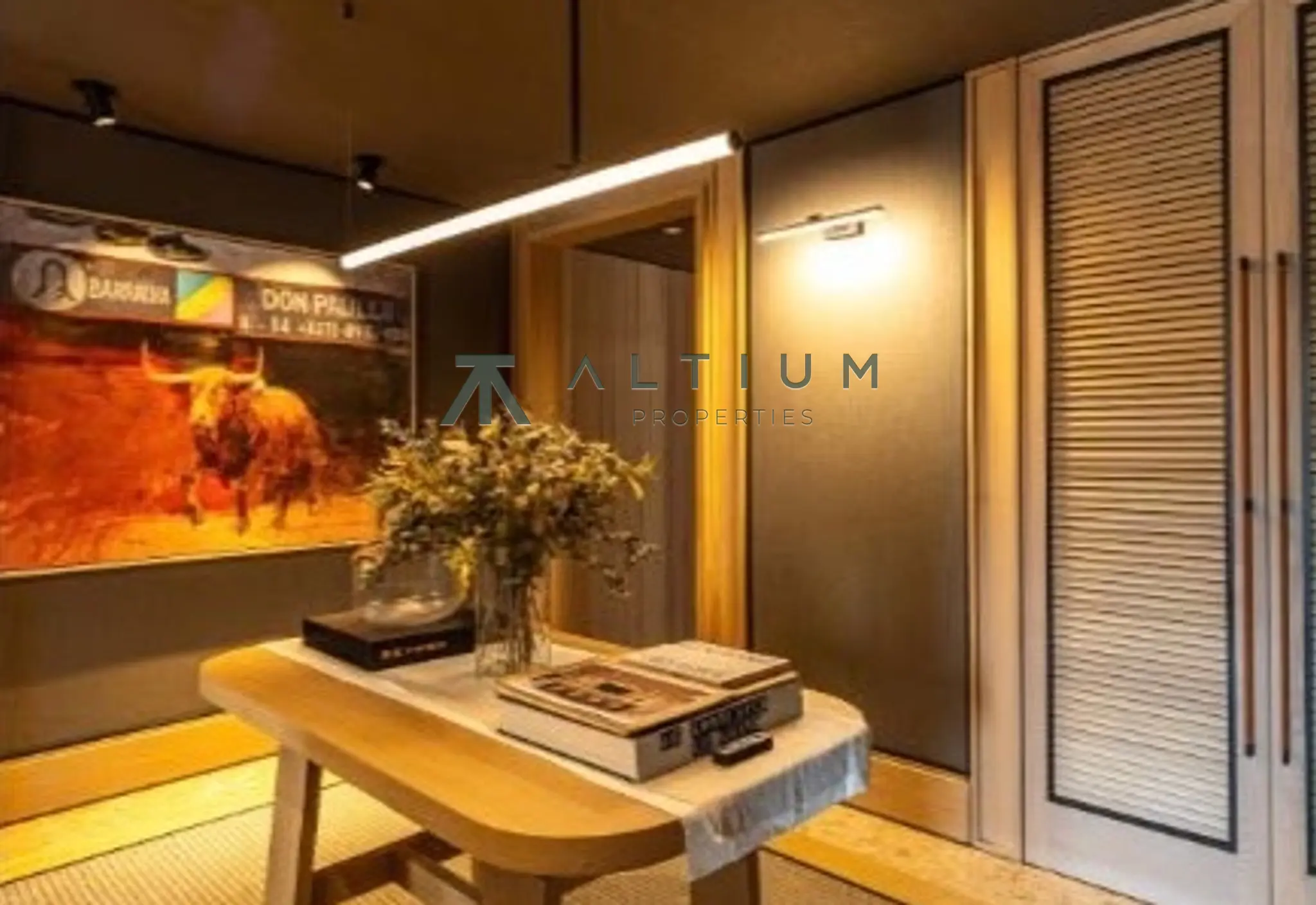 Chimeneas, biblioteca y cuatro balcones en Recoletos