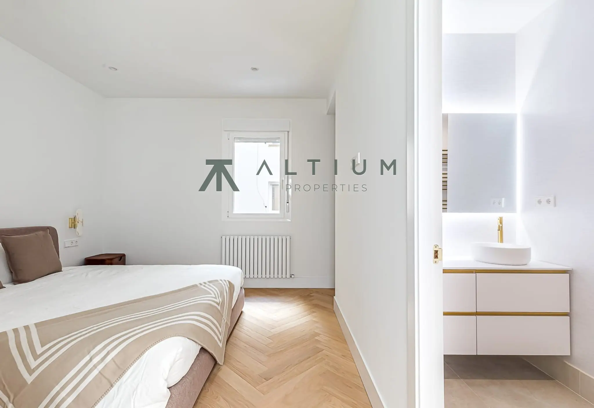 Interior en Malasaña — Amplitud y vida cultural en Universidad (39 de 49)