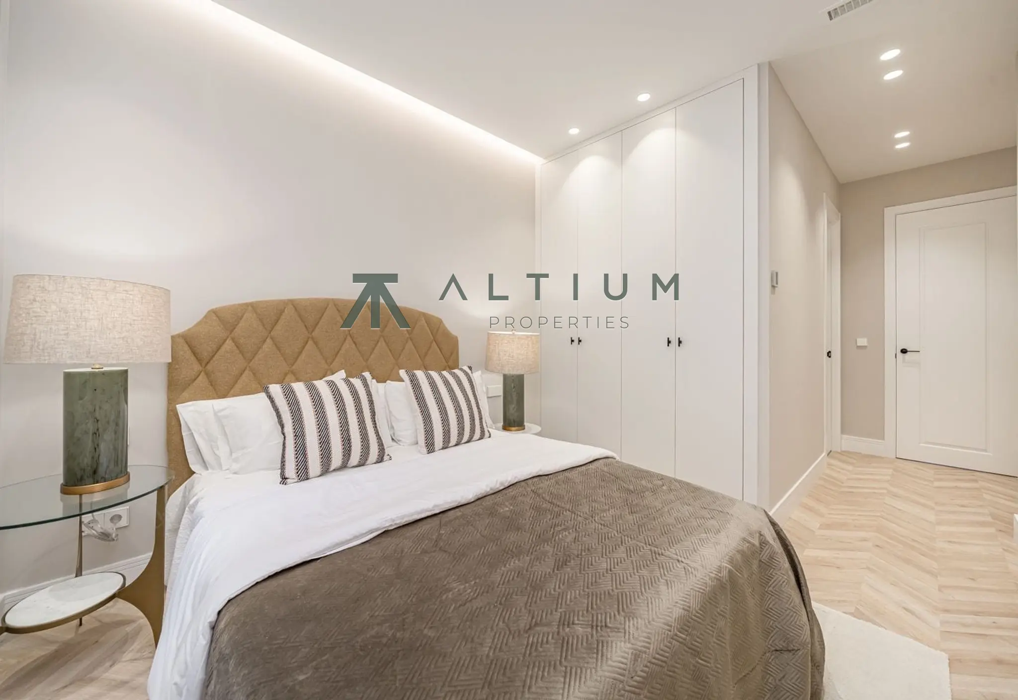 Interior en Almagro — Garaje, privacidad y calma residencial en Almagro (19 de 24)