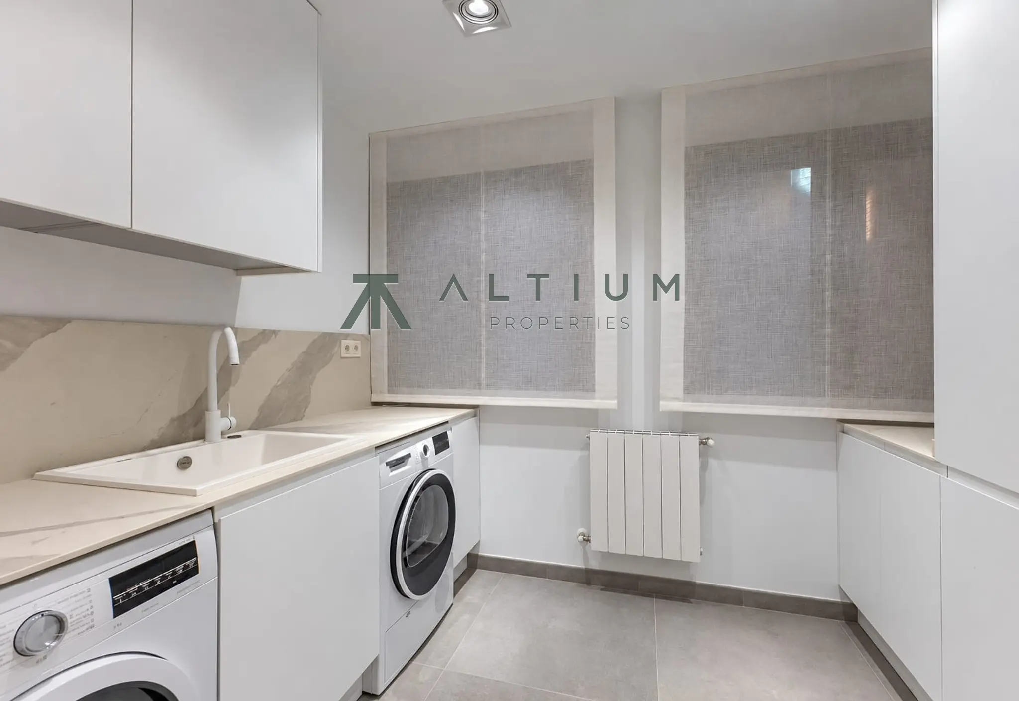 Tres suites, cocina flexible y dos plazas de garaje en Castellana