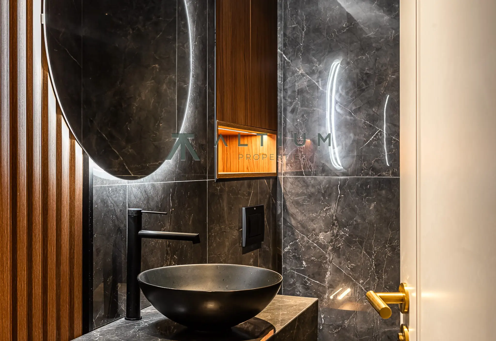 A 77 sqm living area within a grand Castellana residence