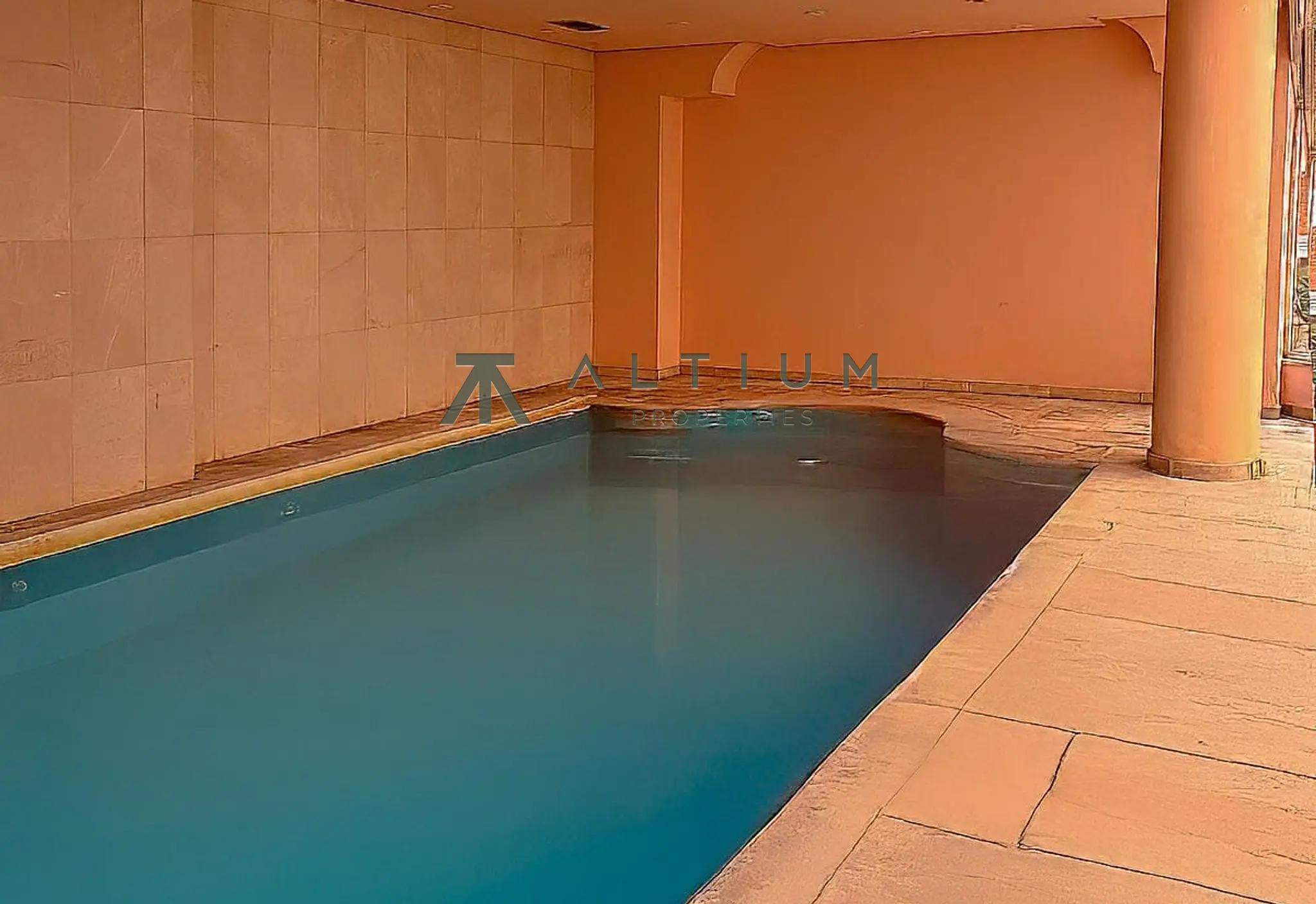 Dúplex con piscina y garaje en Goya